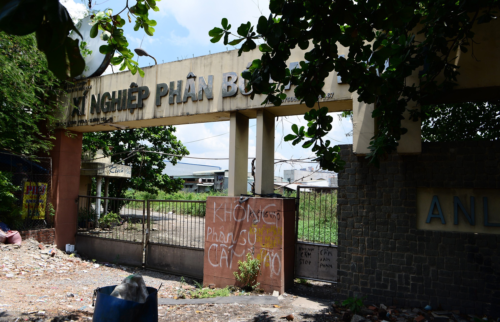 4 khu dat bo hoang ben duong Kinh Duong Vuong anh 6