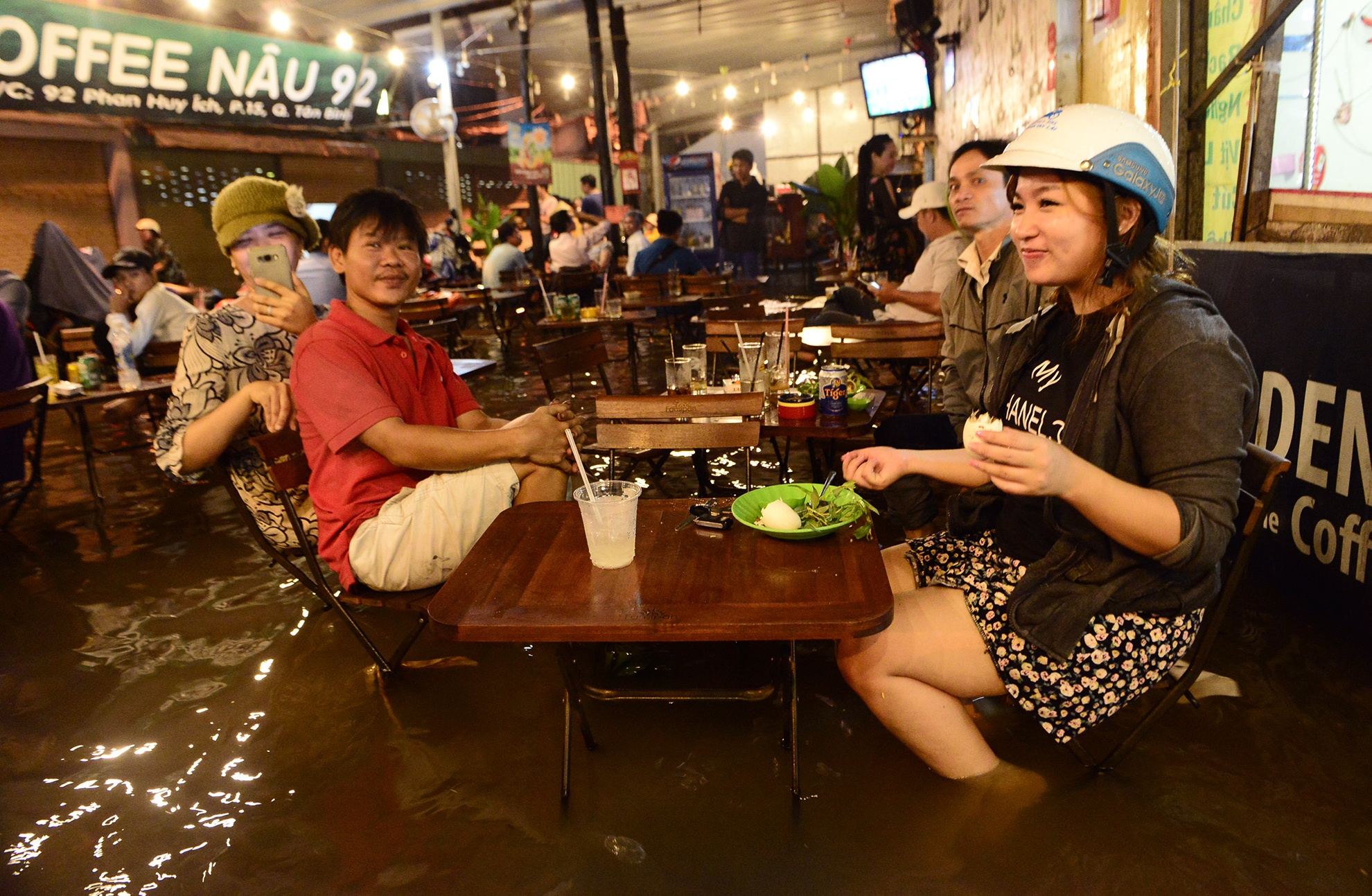 mua lon nhieu duong o Sai Gon ngap sau anh 12