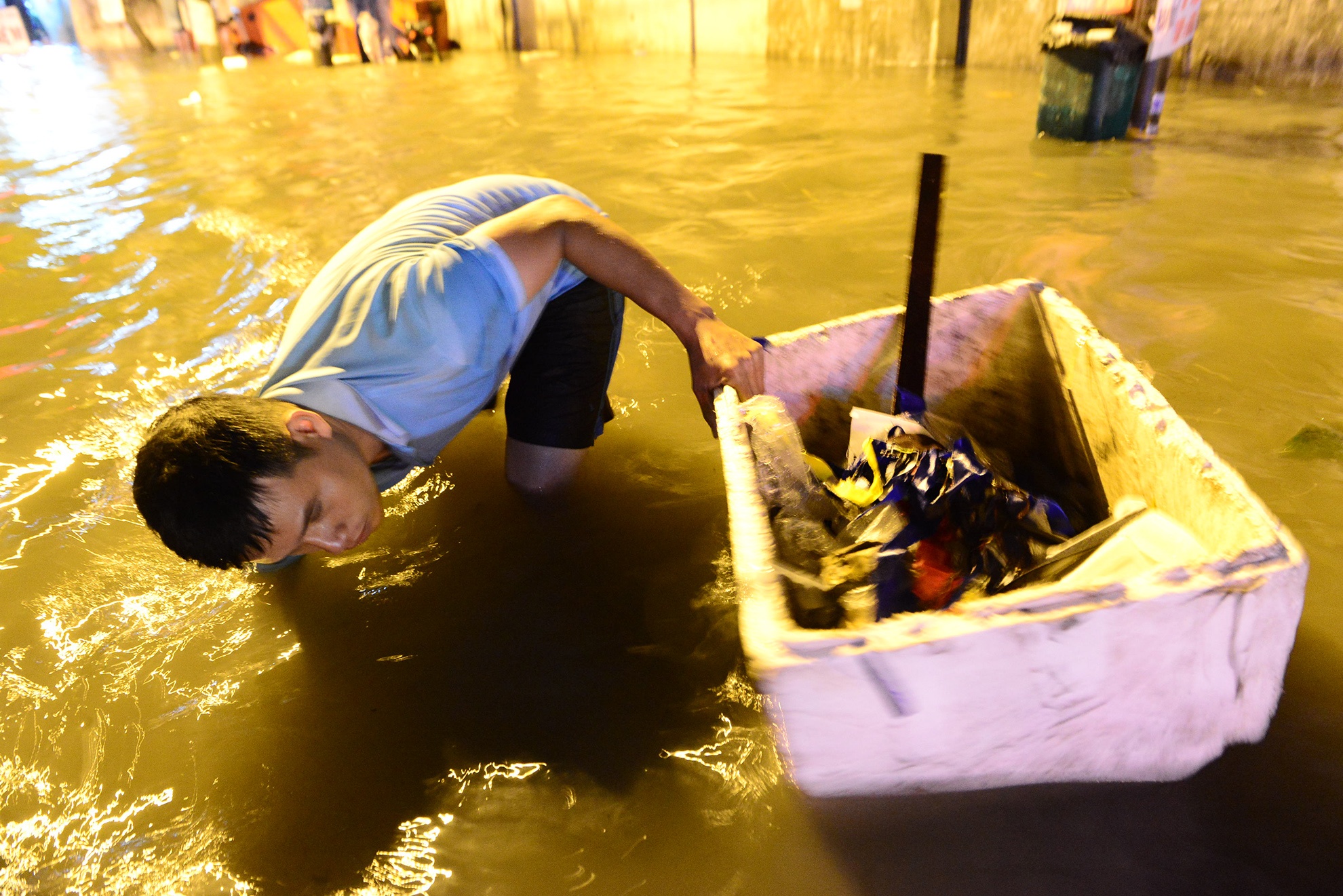 mua lon nhieu duong o Sai Gon ngap sau anh 18