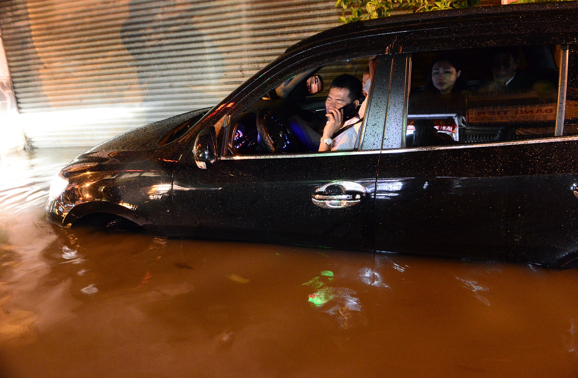 mua lon nhieu duong o Sai Gon ngap sau anh 8