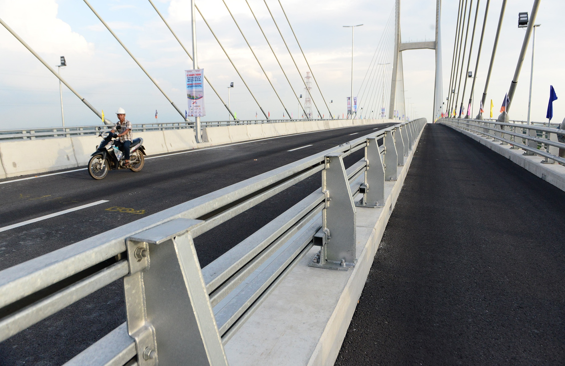 Thong xe cau moi Cao Lanh bac qua song Tien anh 20