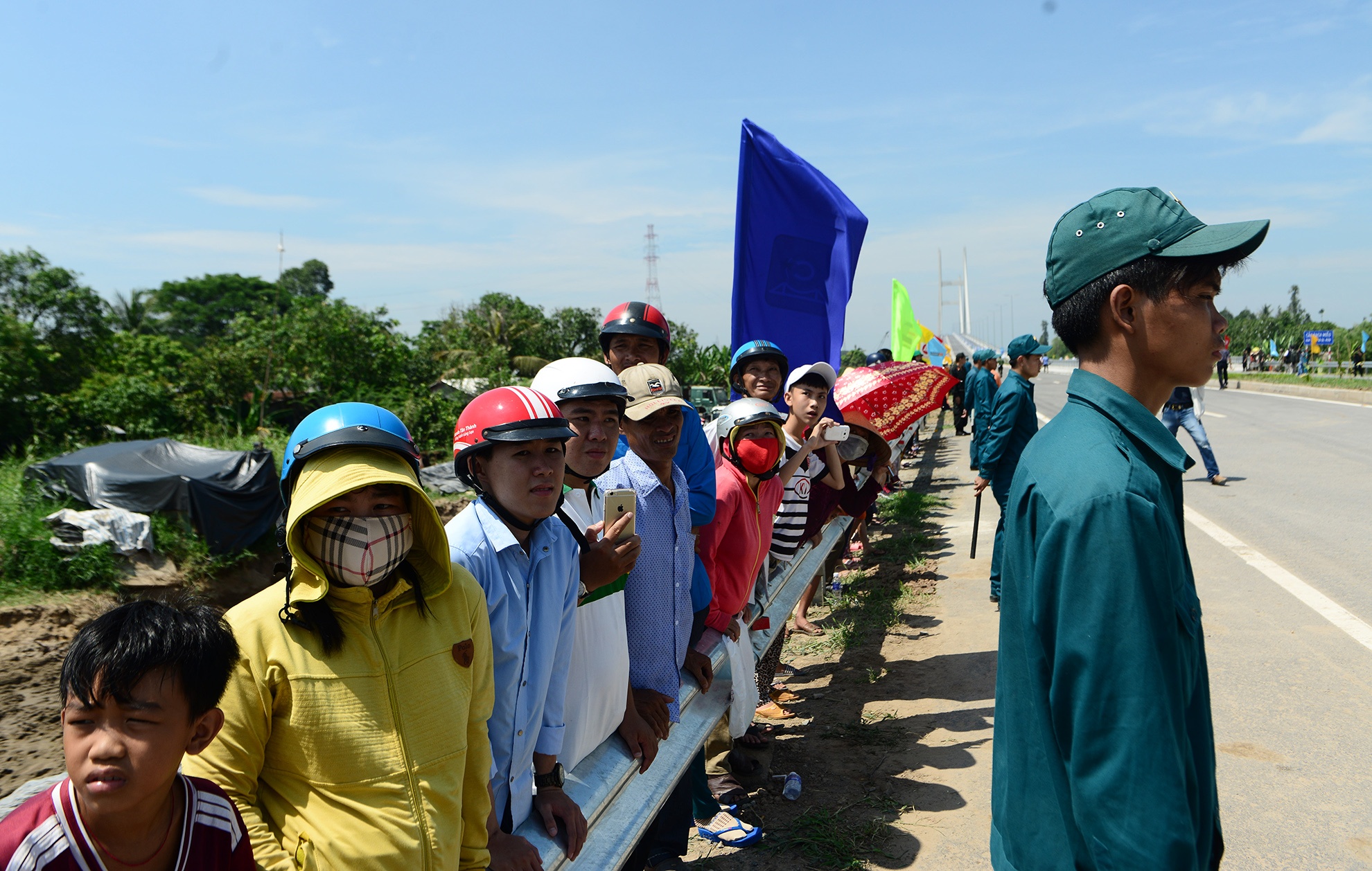 nguoi mien Tay hao huc xem khanh thanh cau anh 10