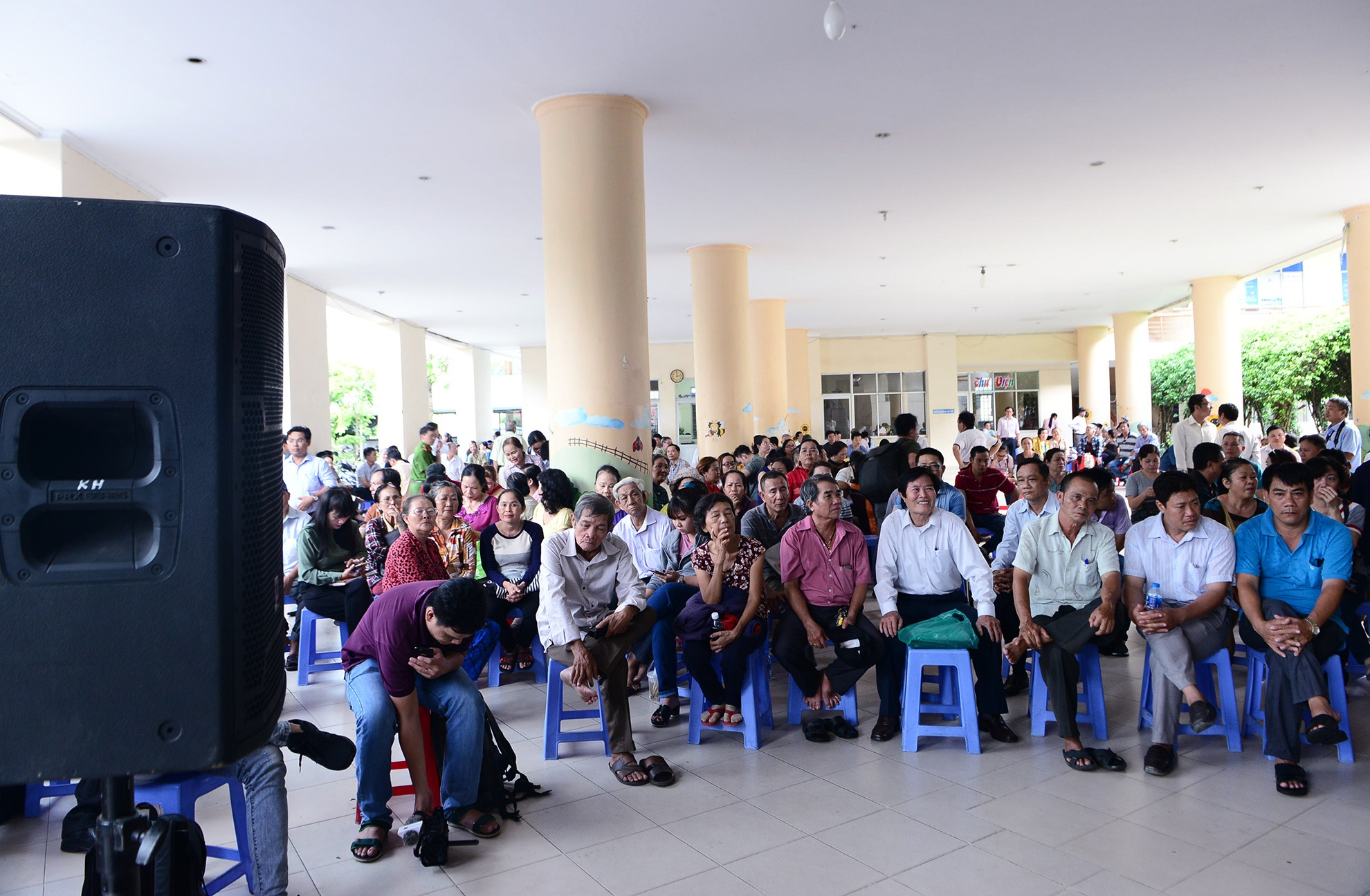 6 gio gap dai bieu quoc hoi cua ba con Thu Thiem anh 9