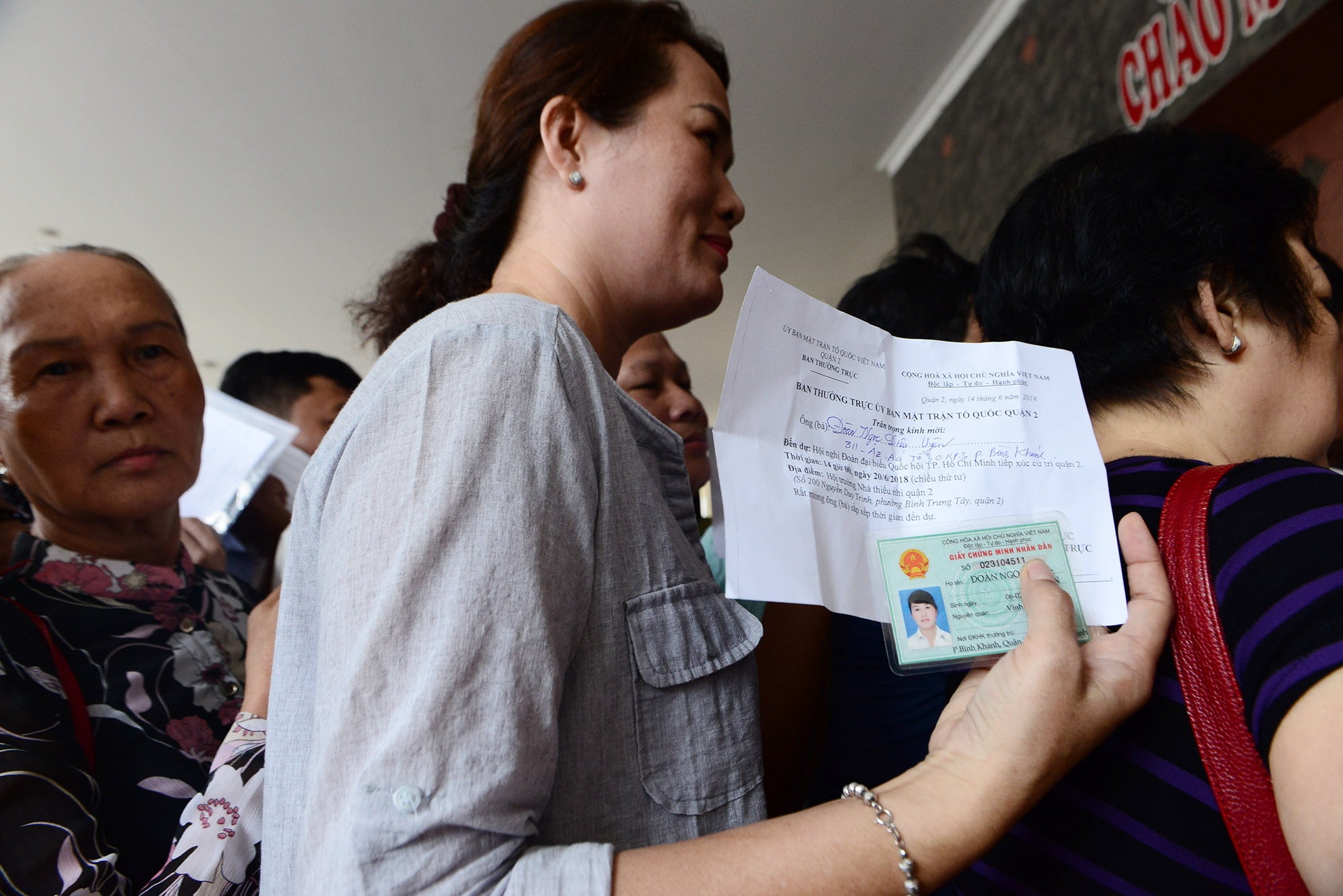 6 gio gap dai bieu quoc hoi cua ba con Thu Thiem anh 5