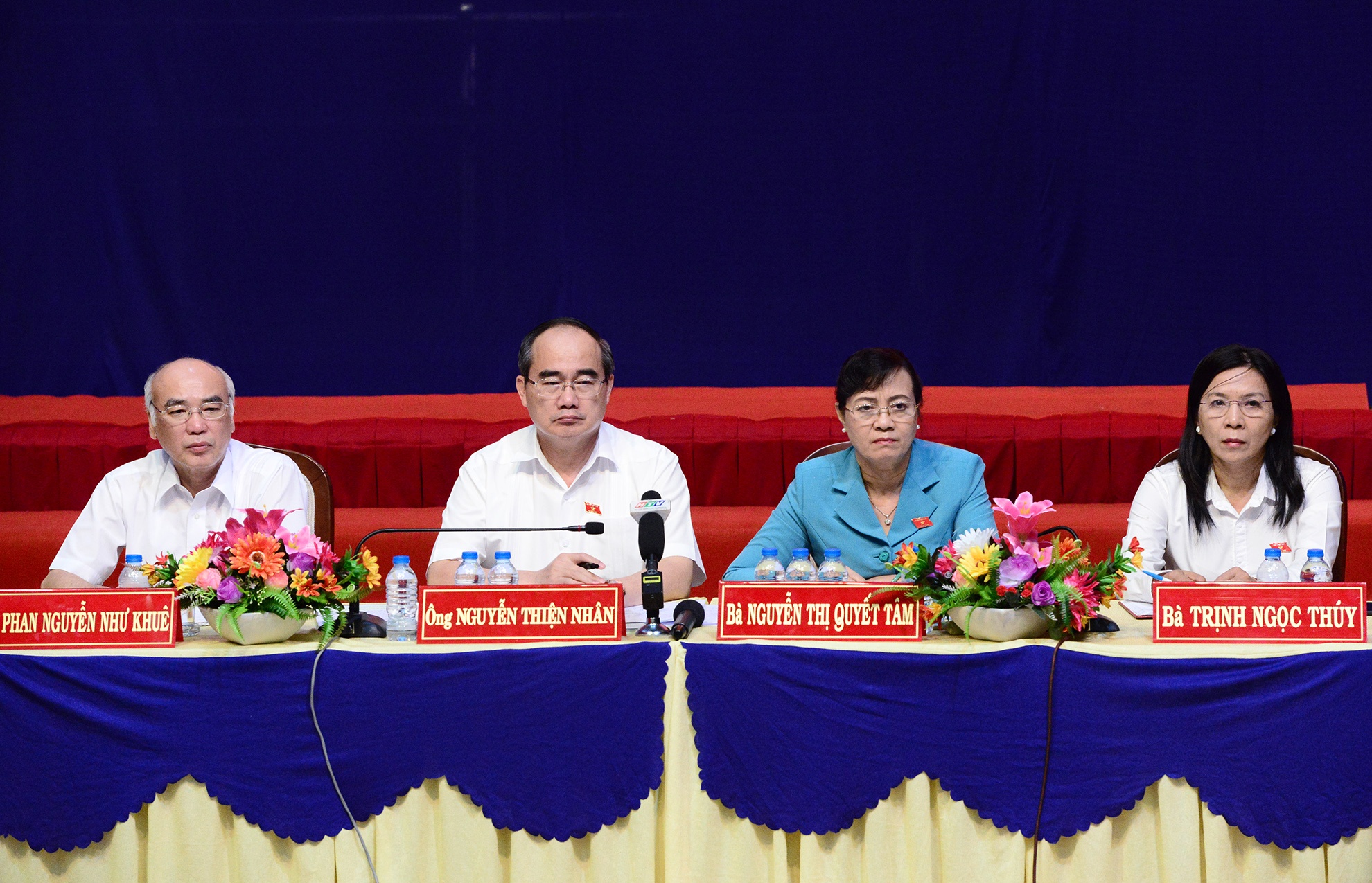 6 gio gap dai bieu quoc hoi cua ba con Thu Thiem anh 7