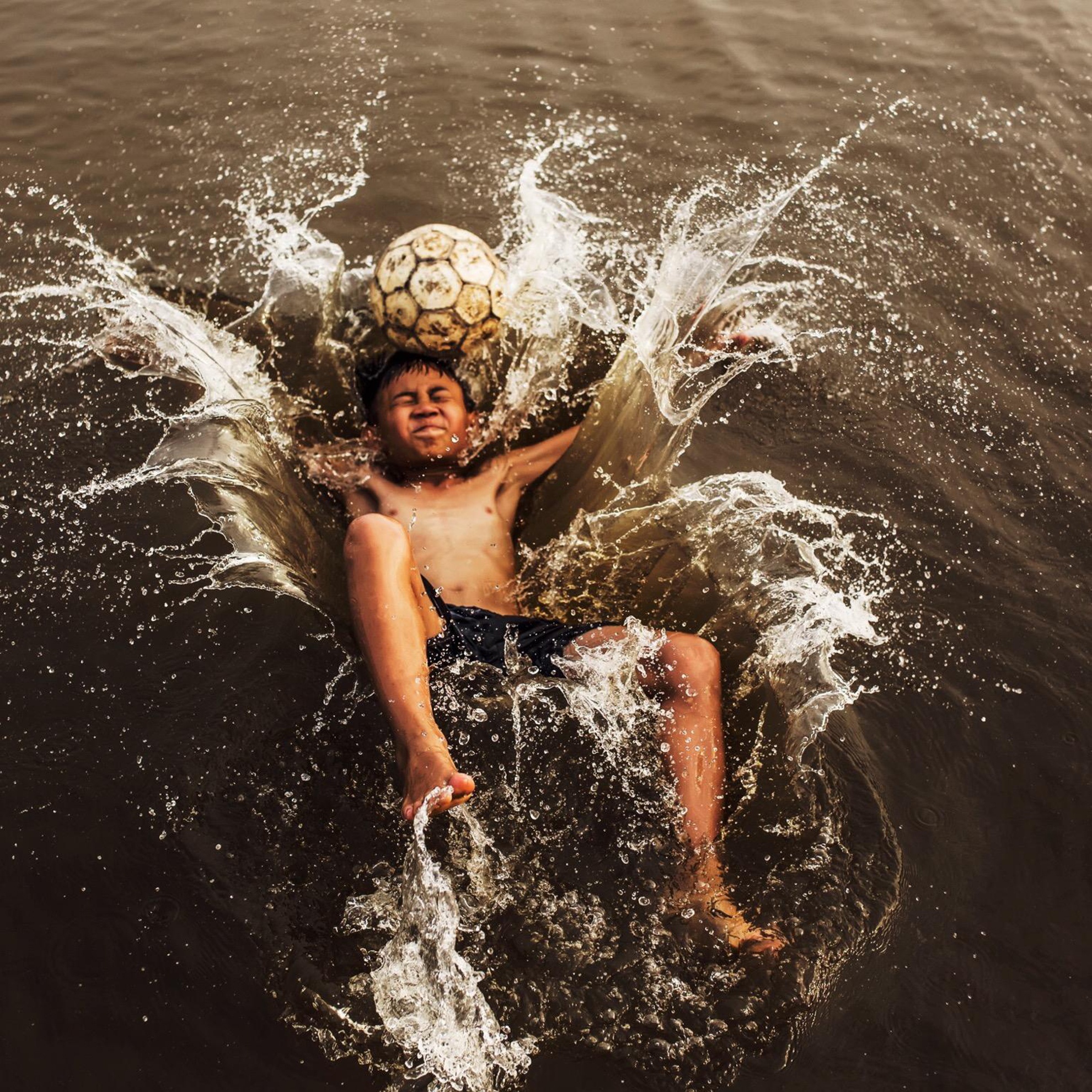 tre em va bong tai cuoc thi anh Song cung Worl Cup anh 10