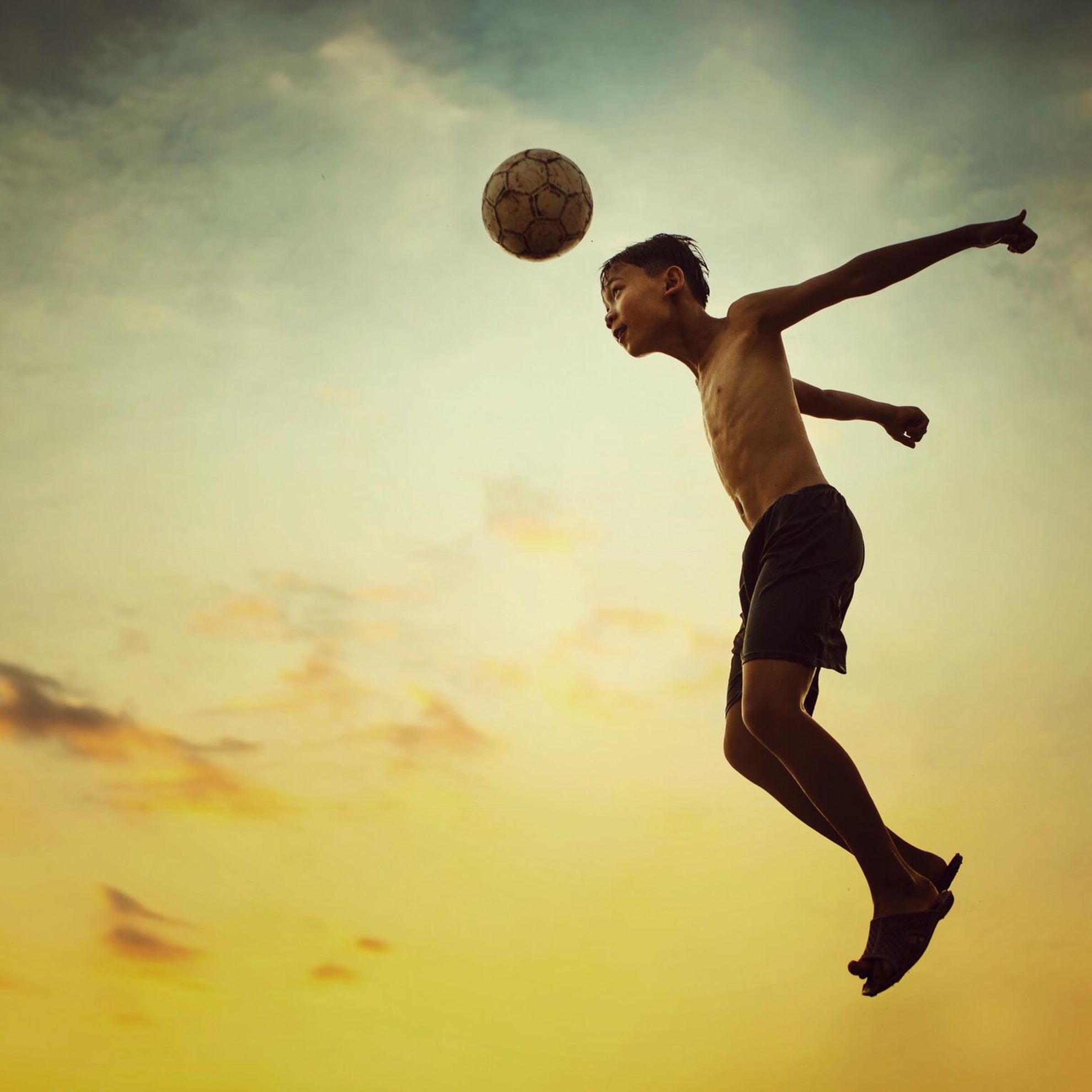 tre em va bong tai cuoc thi anh Song cung Worl Cup anh 7