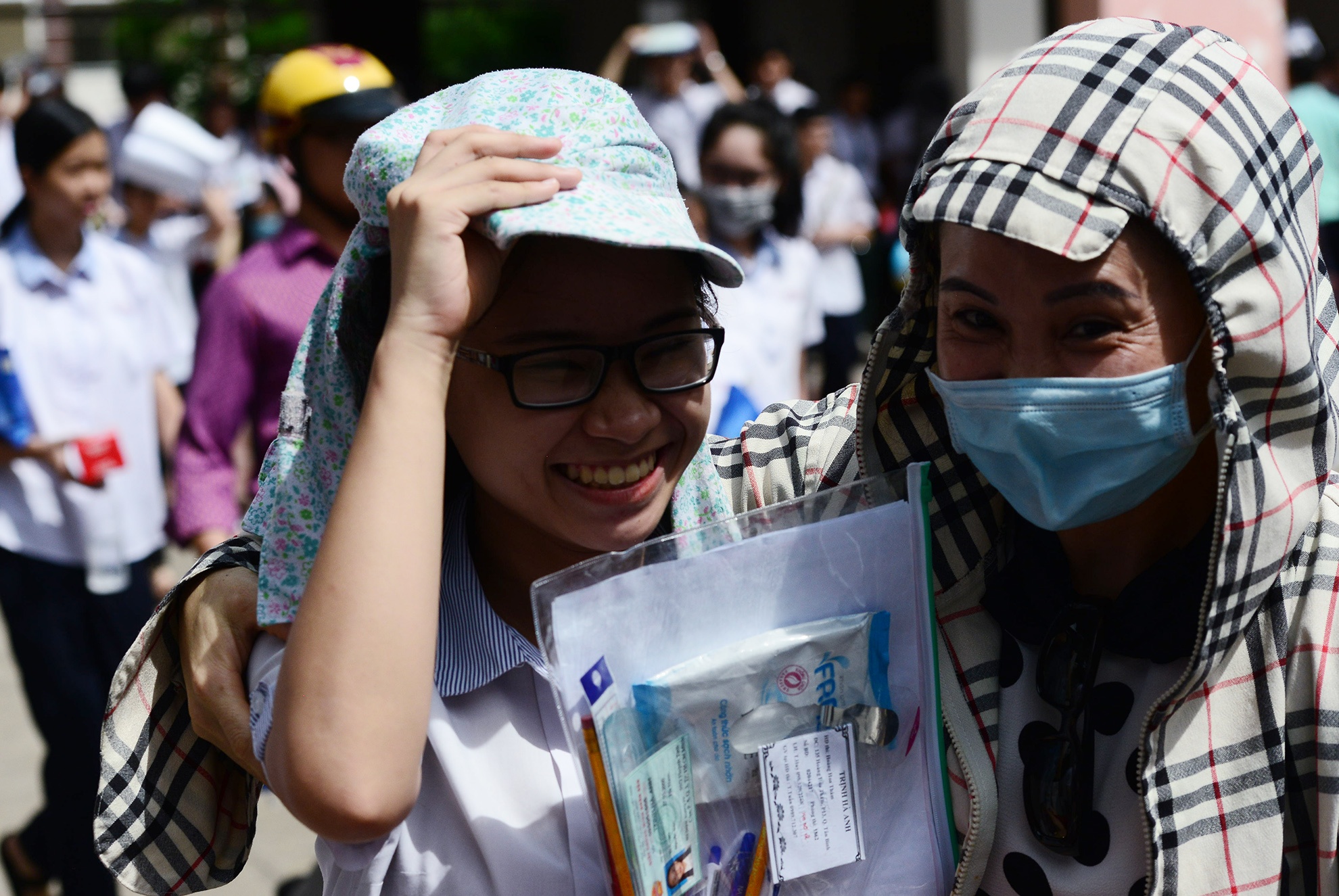thi sinh,  phu huynh Sai Gon rang ngoi ngay thi anh 13