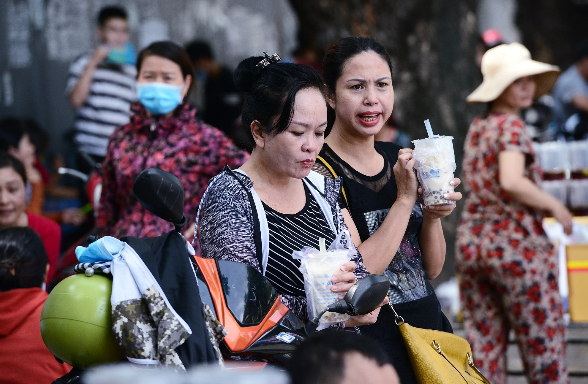 thi sinh,  phu huynh Sai Gon rang ngoi ngay thi anh 8