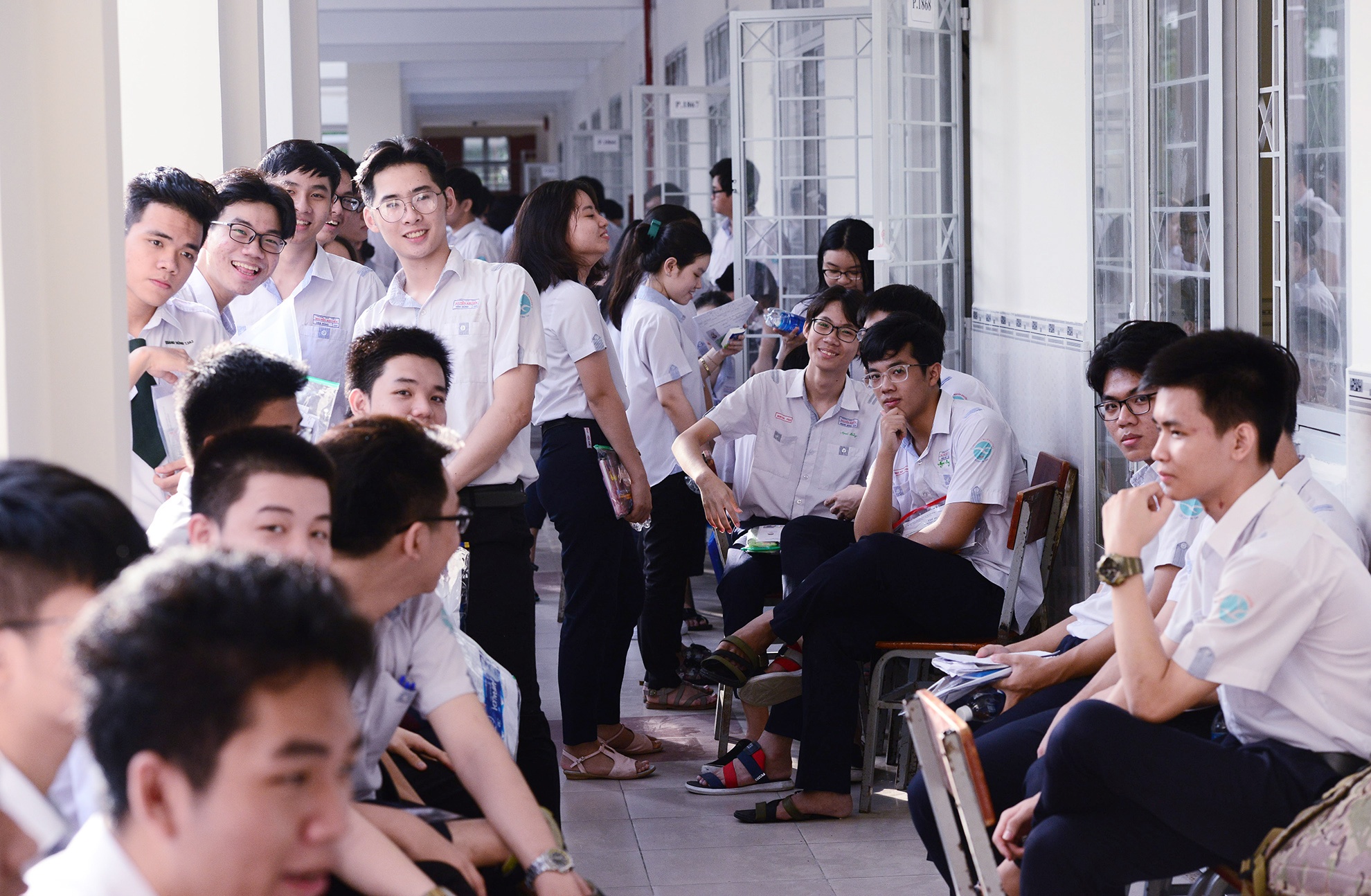 thi sinh,  phu huynh Sai Gon rang ngoi ngay thi anh 4