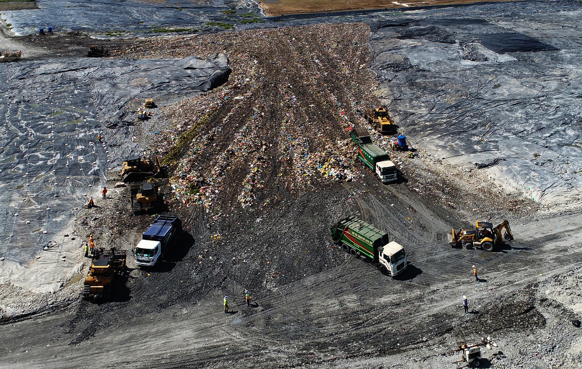 Bai rac Da Phuoc sau 2 nam boc mui hoi o Sai Gon anh 8