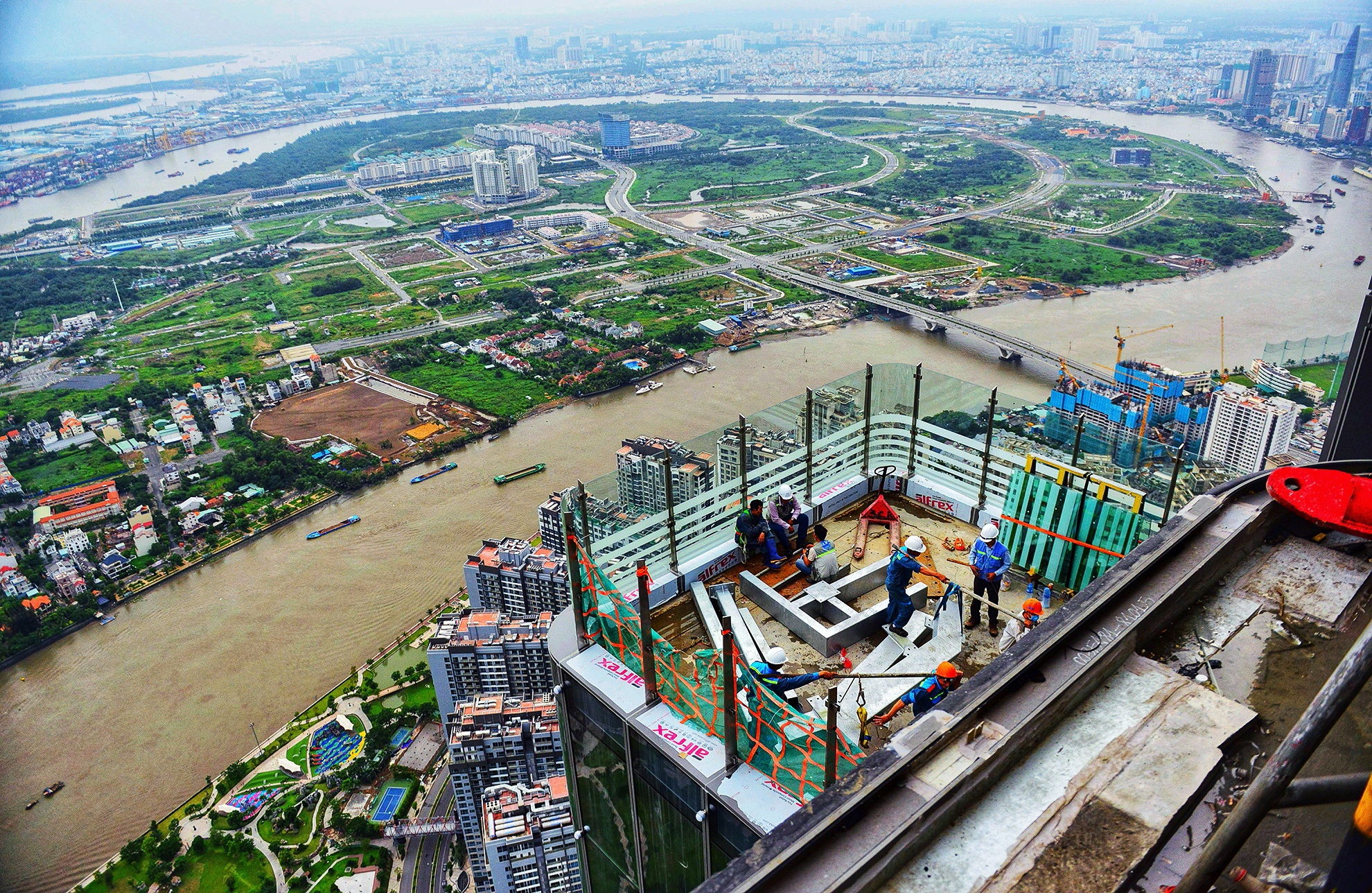 Sài Gòn nhìn từ đỉnh tòa nhà cao nhất Việt Nam ảnh 4 Sai Gon nhin tu dinh toa nha cao nhat Viet Nam anh 4