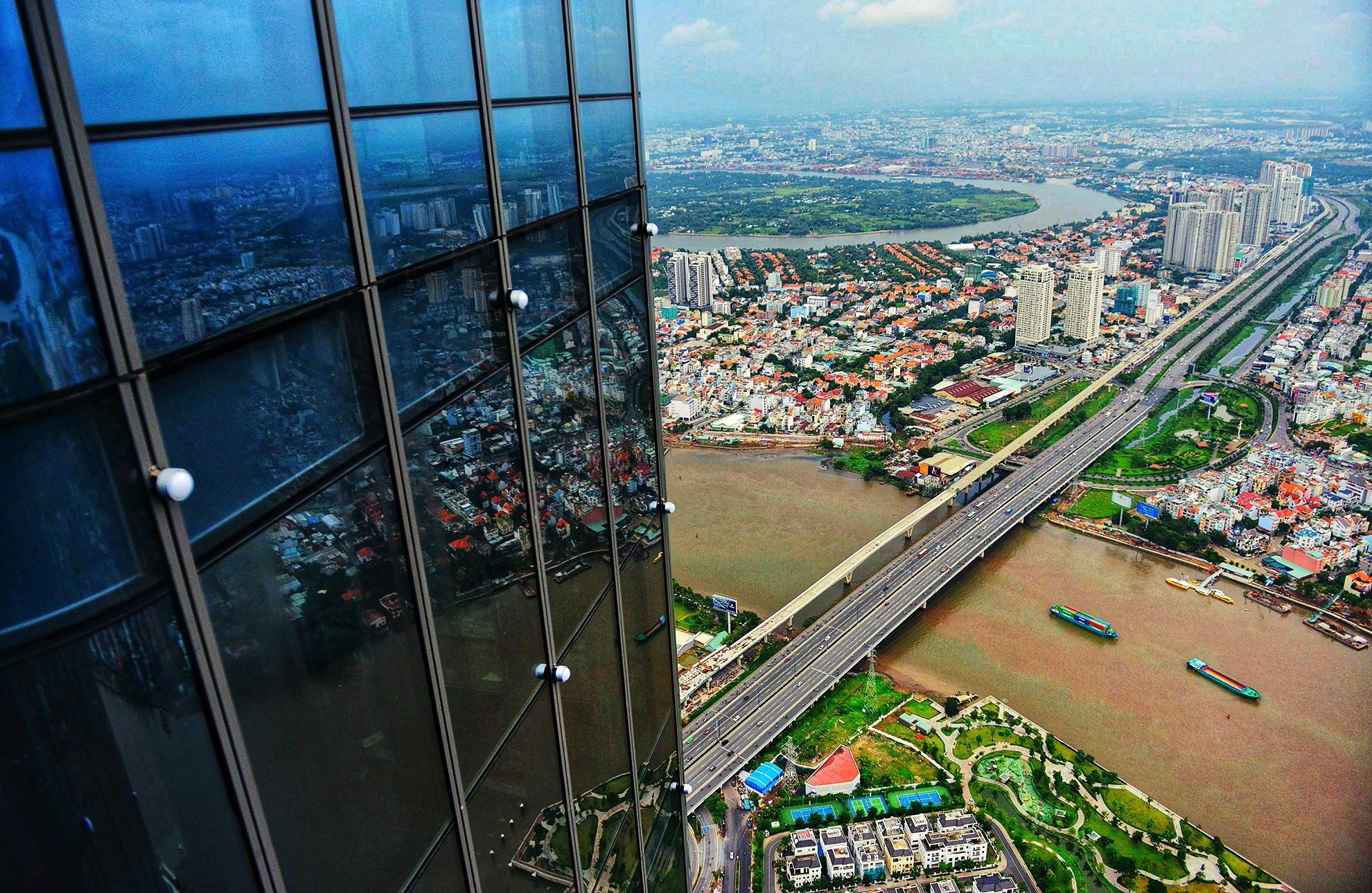 Sài Gòn nhìn từ đỉnh tòa nhà cao nhất Việt Nam ảnh 11 Sai Gon nhin tu dinh toa nha cao nhat Viet Nam anh 11