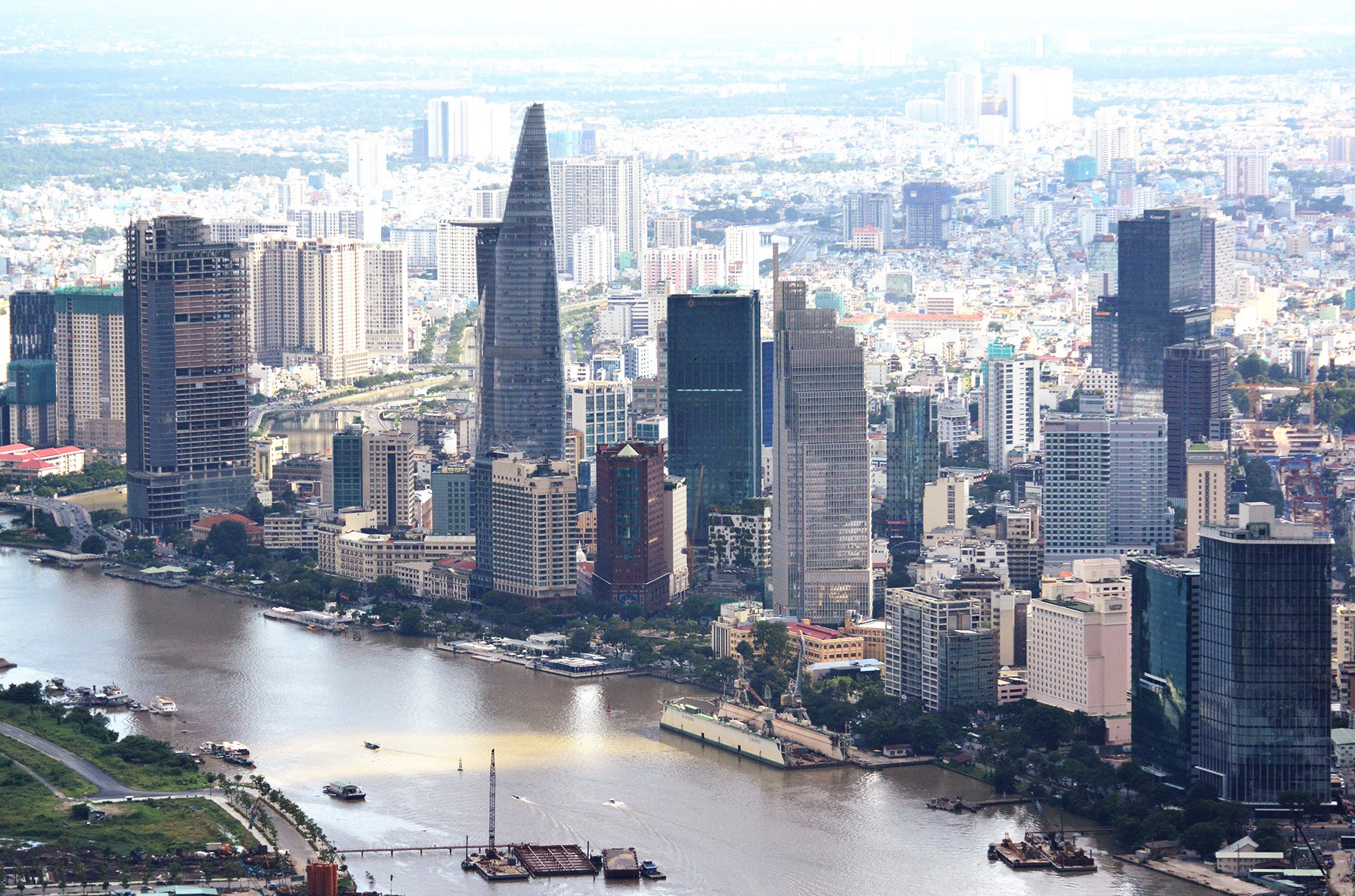 Sai Gon nhin tu dinh toa nha cao nhat Viet Nam hinh anh