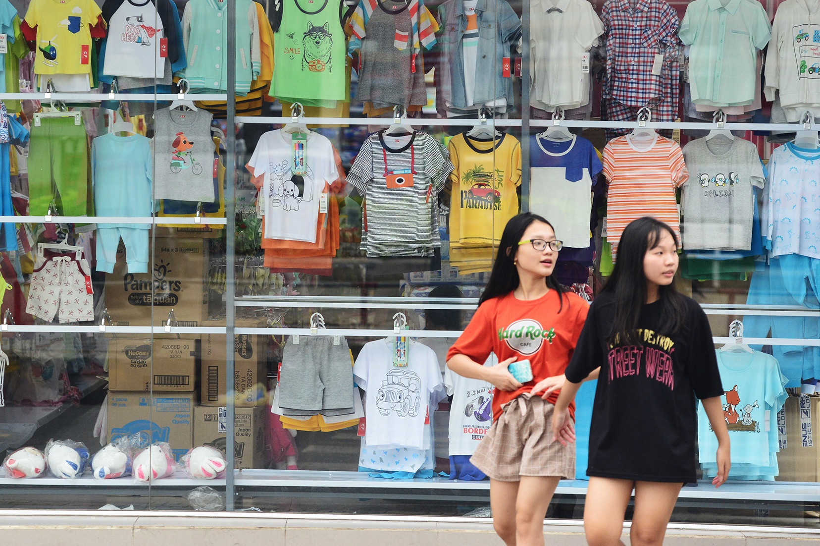 Cua hang Con Cung o Sai Gon vua ban vua tiep doan kiem tra hinh anh