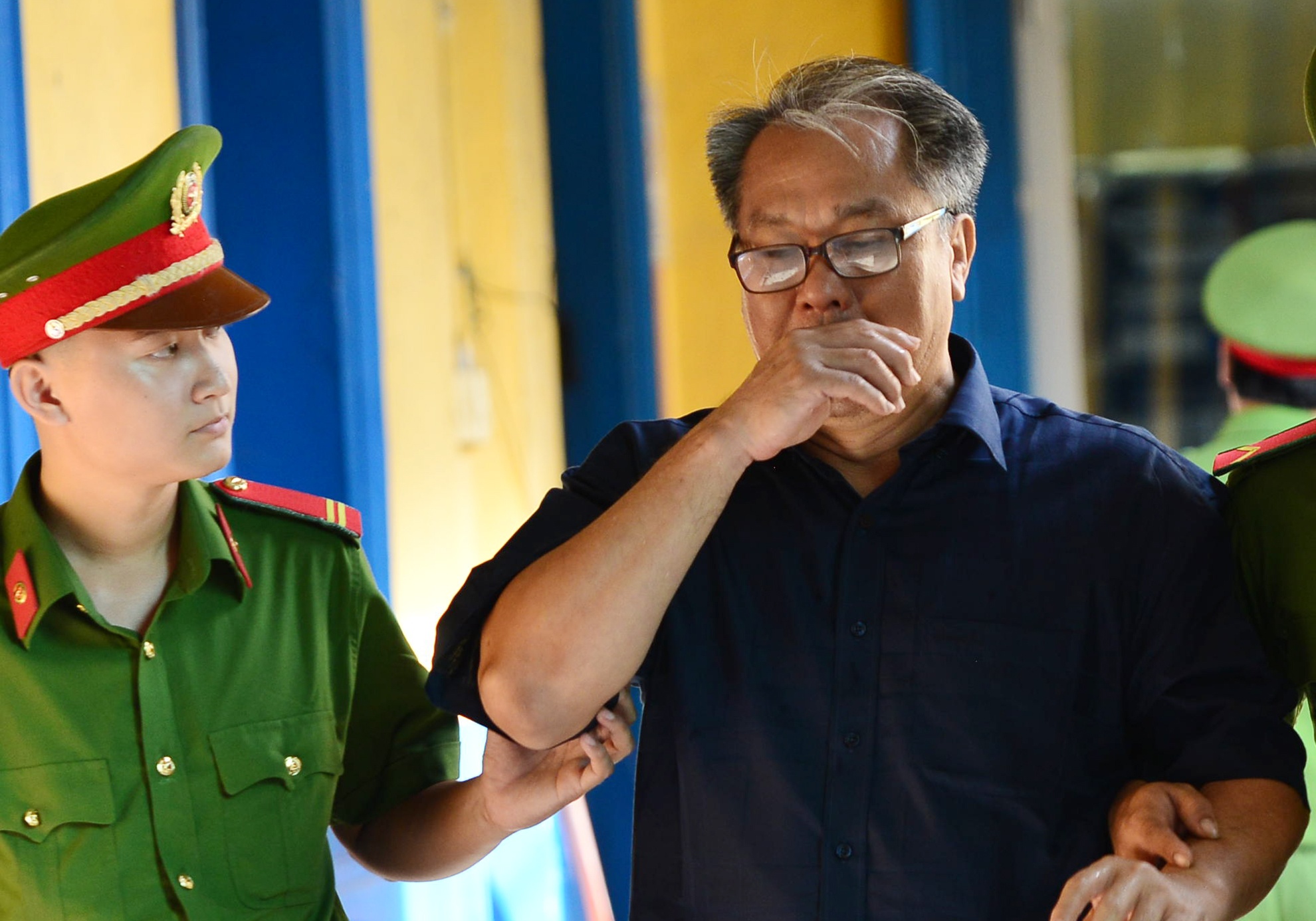 Pham Cong Danh tiep tuc gap van de suc khoe tai phien toa hinh anh