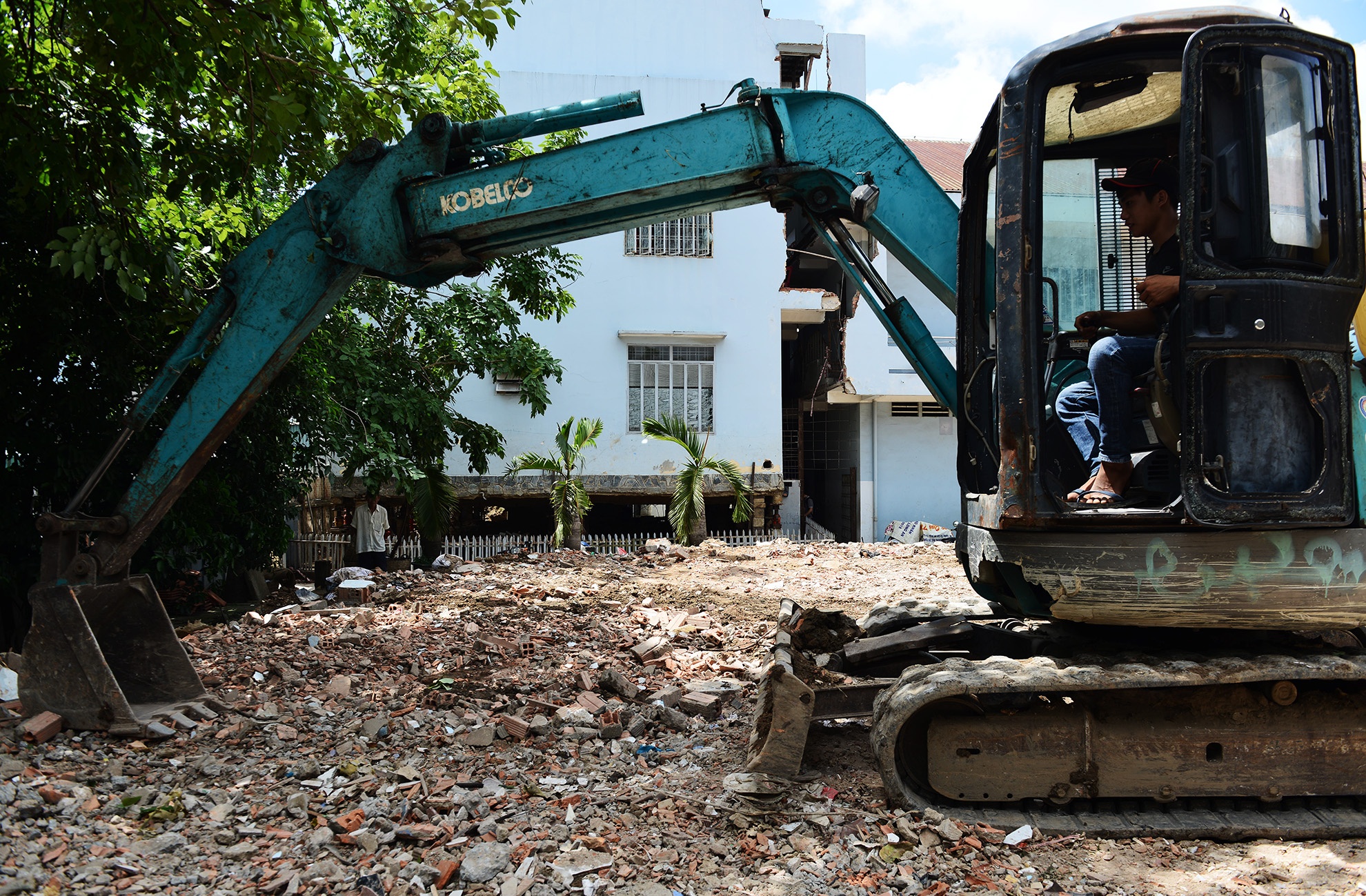 Than den nang nha tho nang 5.500 tan anh 13