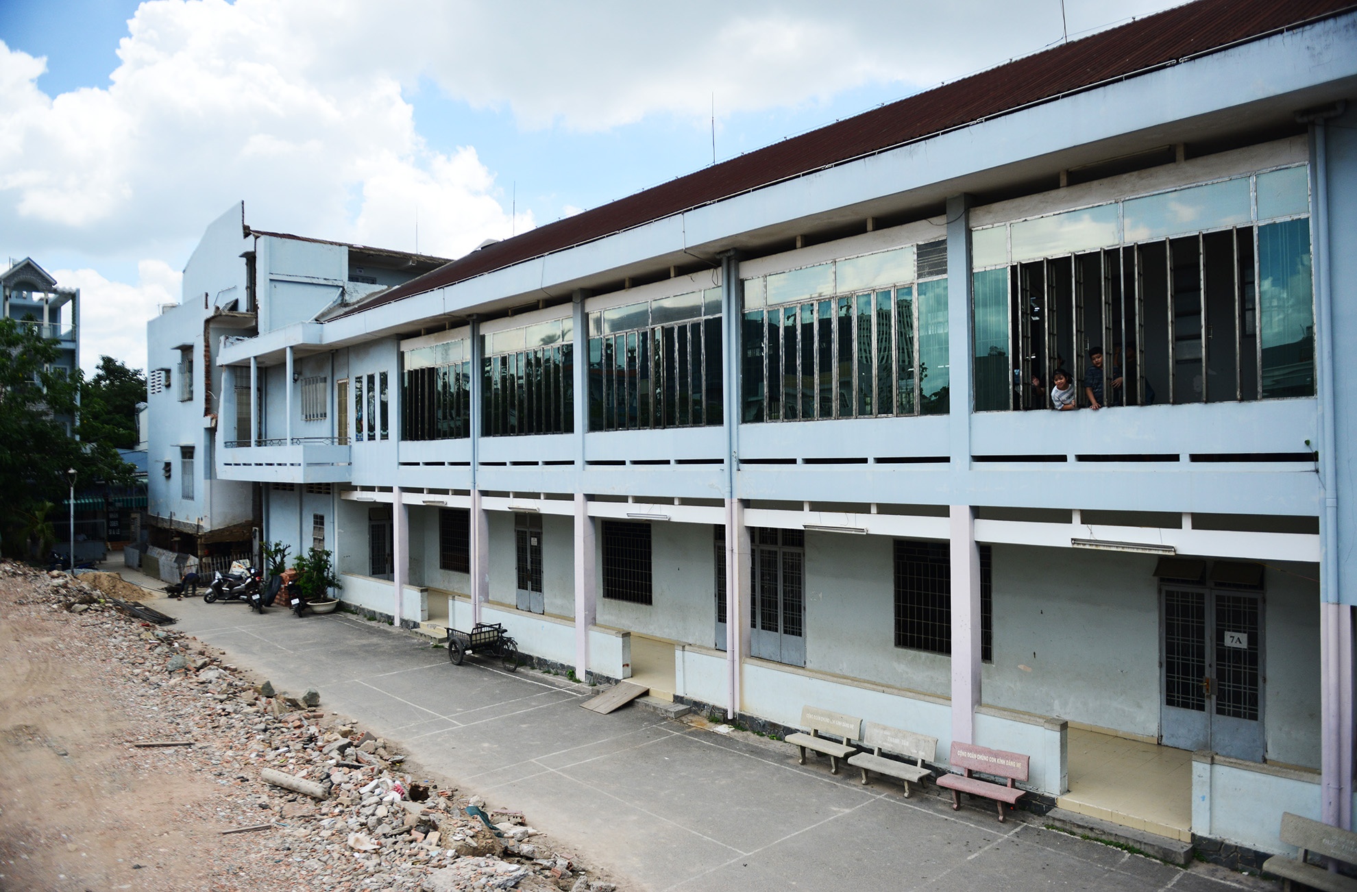 Than den nang nha tho nang 5.500 tan anh 2