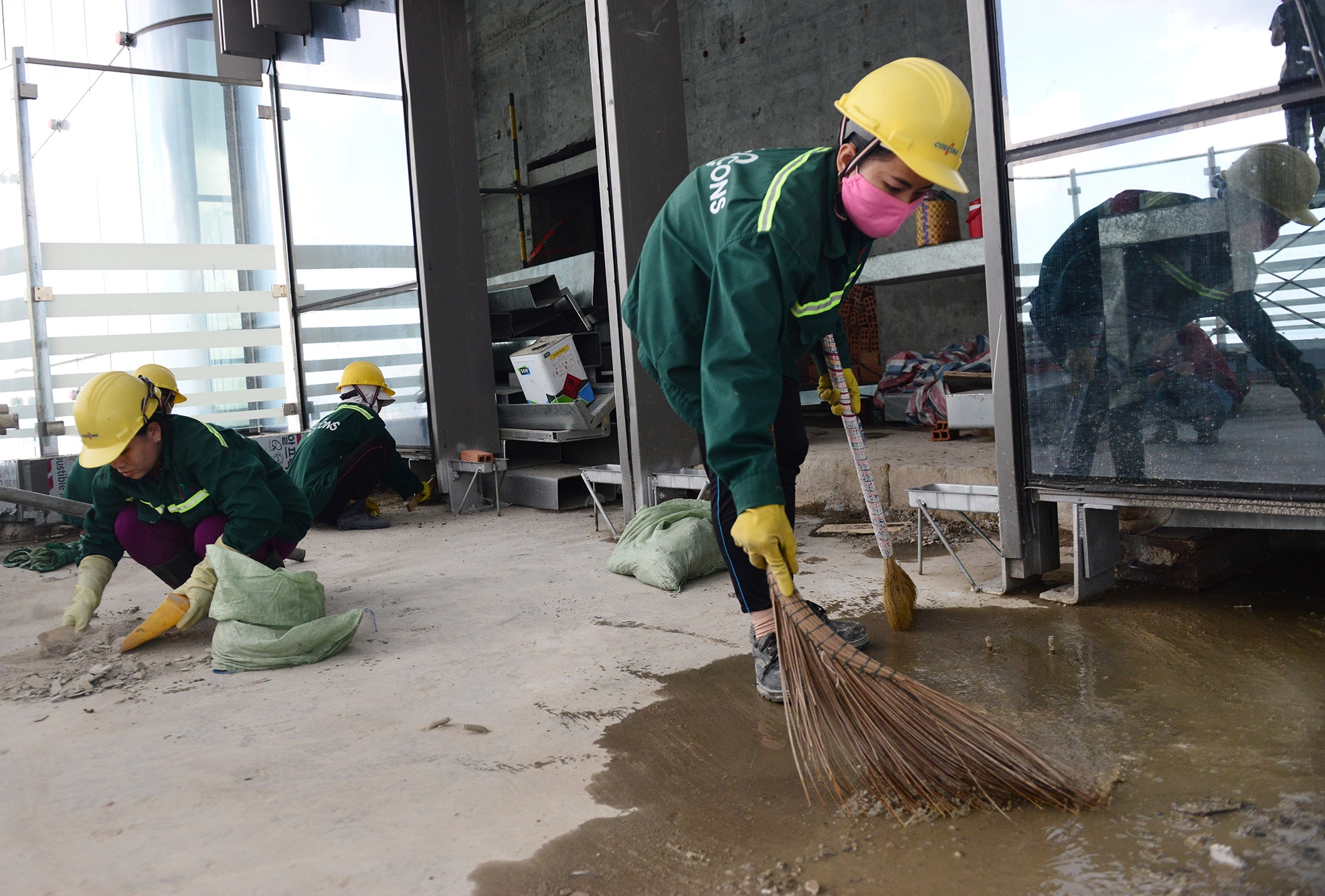 Chuyen tren noc toa thap cao nhat Viet Nam anh 6