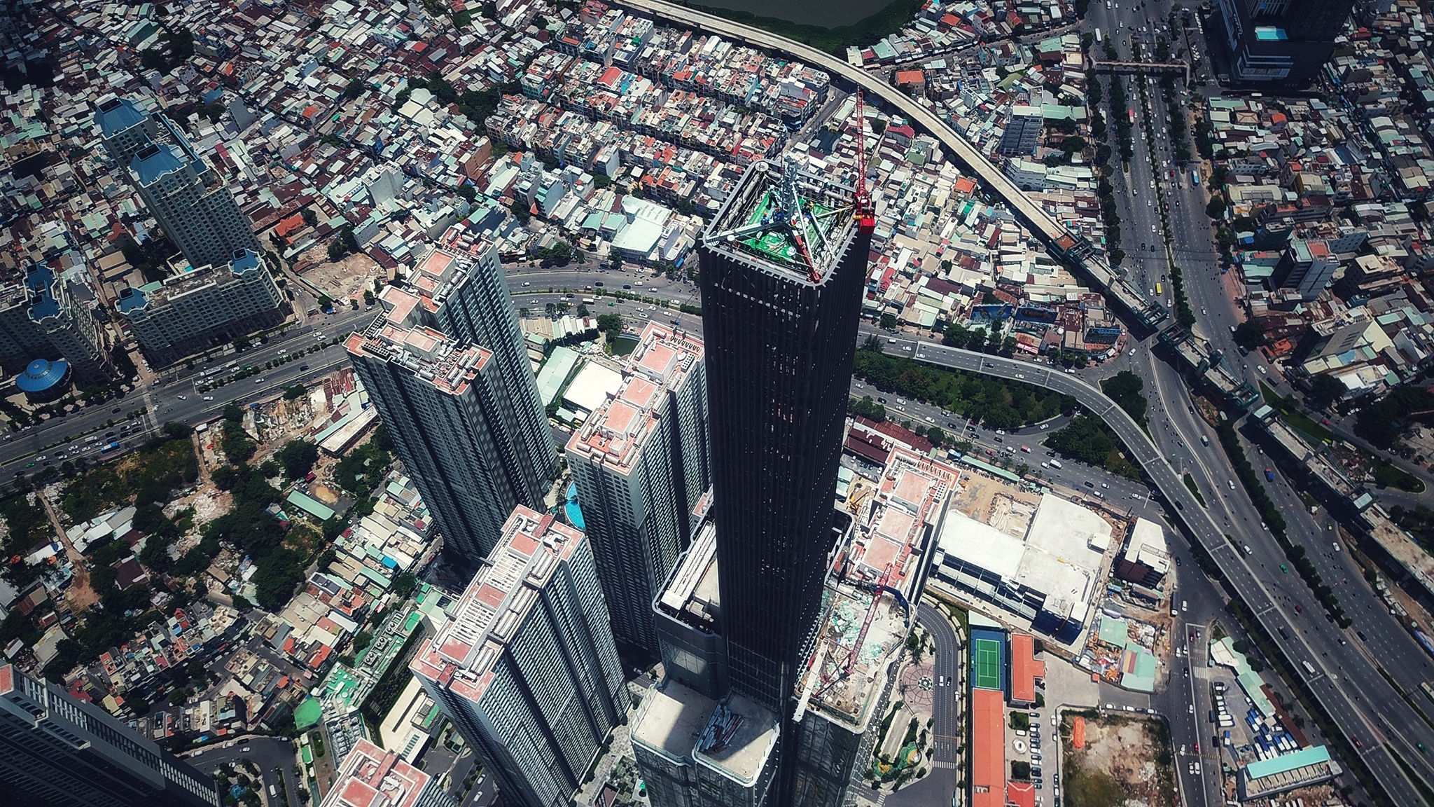 Chuyen tren noc toa thap cao nhat Viet Nam anh 8