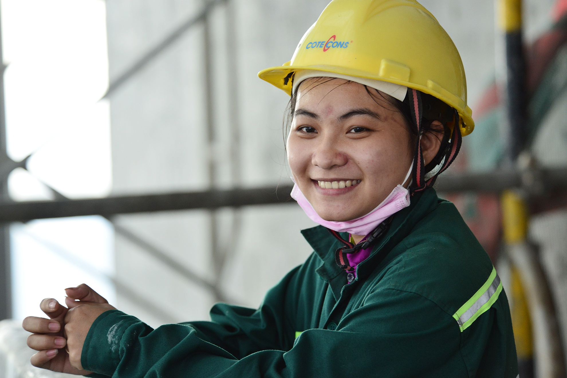 Nguoi Viet tham lang tren noc toa thap 81 tang o Sai Gon hinh anh