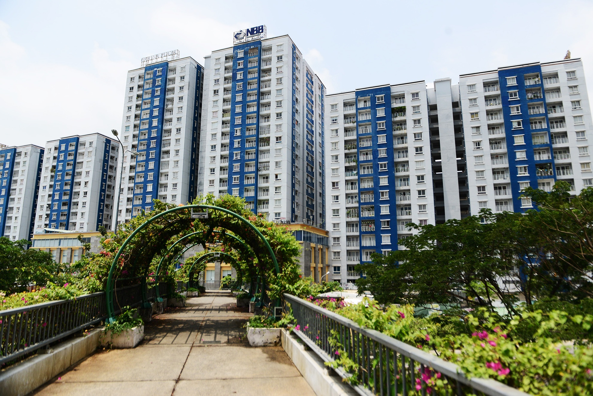 Chung cu Carina gan 5 thang sau vu chay kinh hoang anh 1