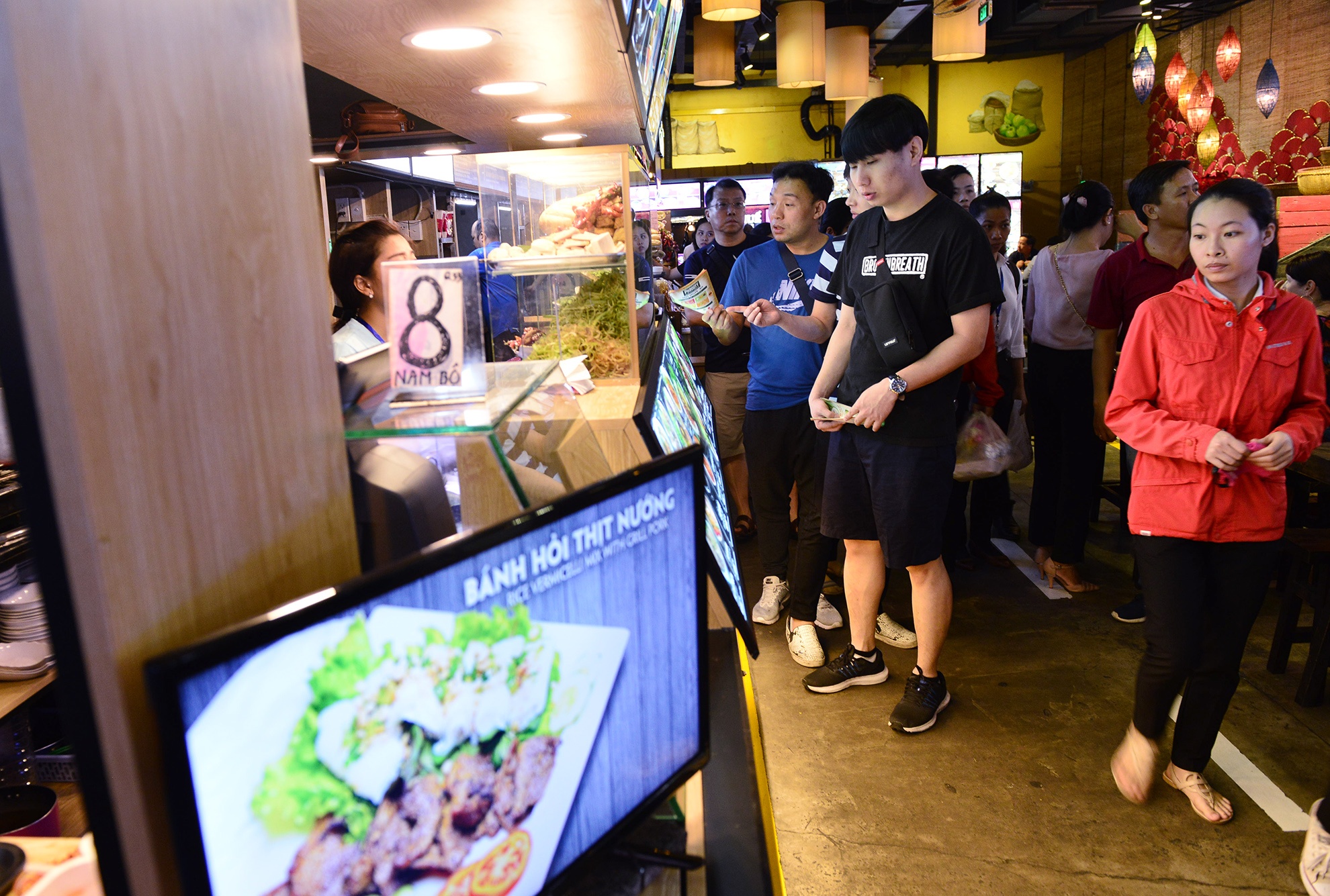 Canh doi lap duoi khu cho ngam o Sai Gon sap phai di doi hinh anh