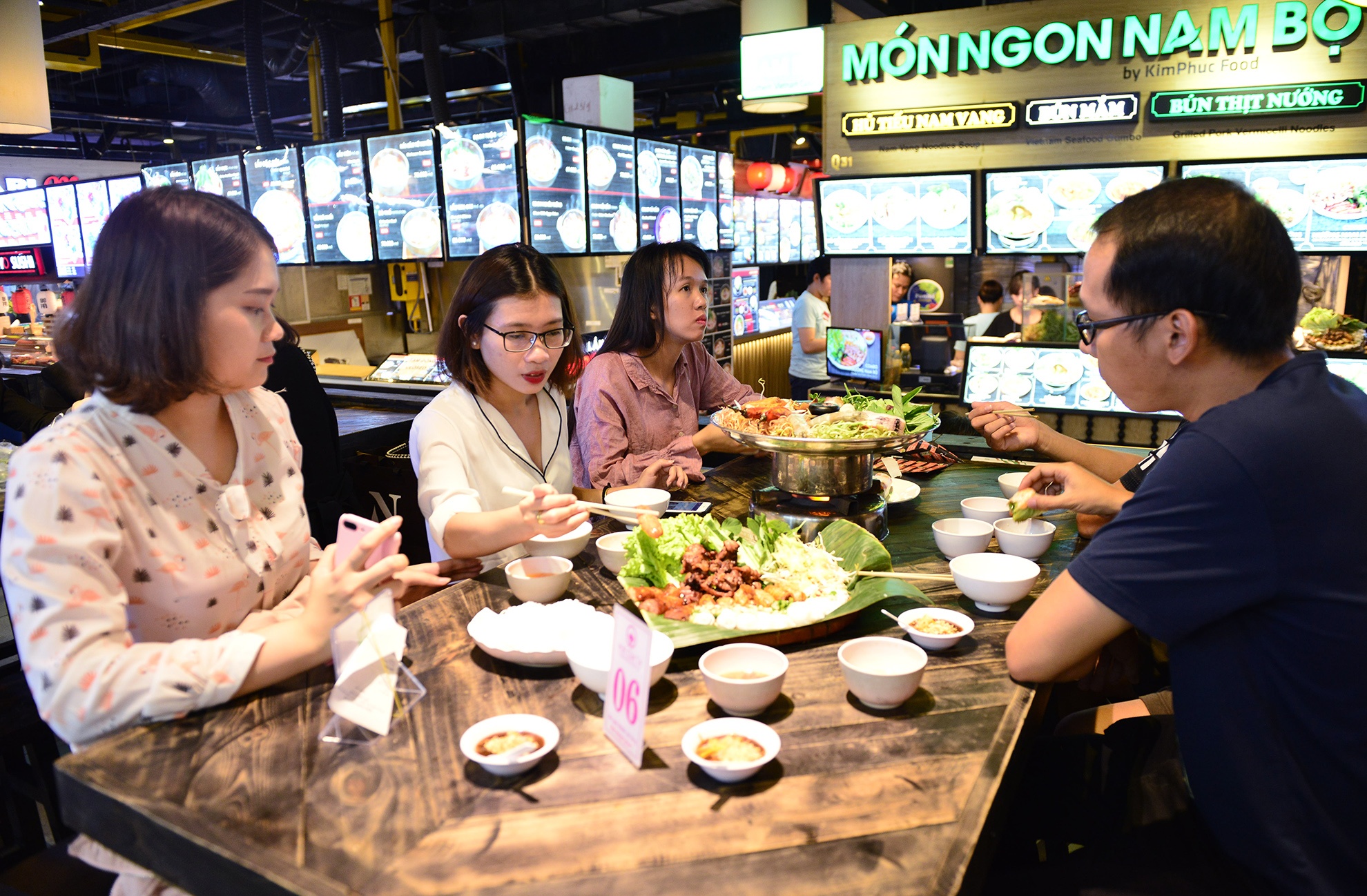 Canh doi lap duoi khu cho ngam o Sai Gon anh 9