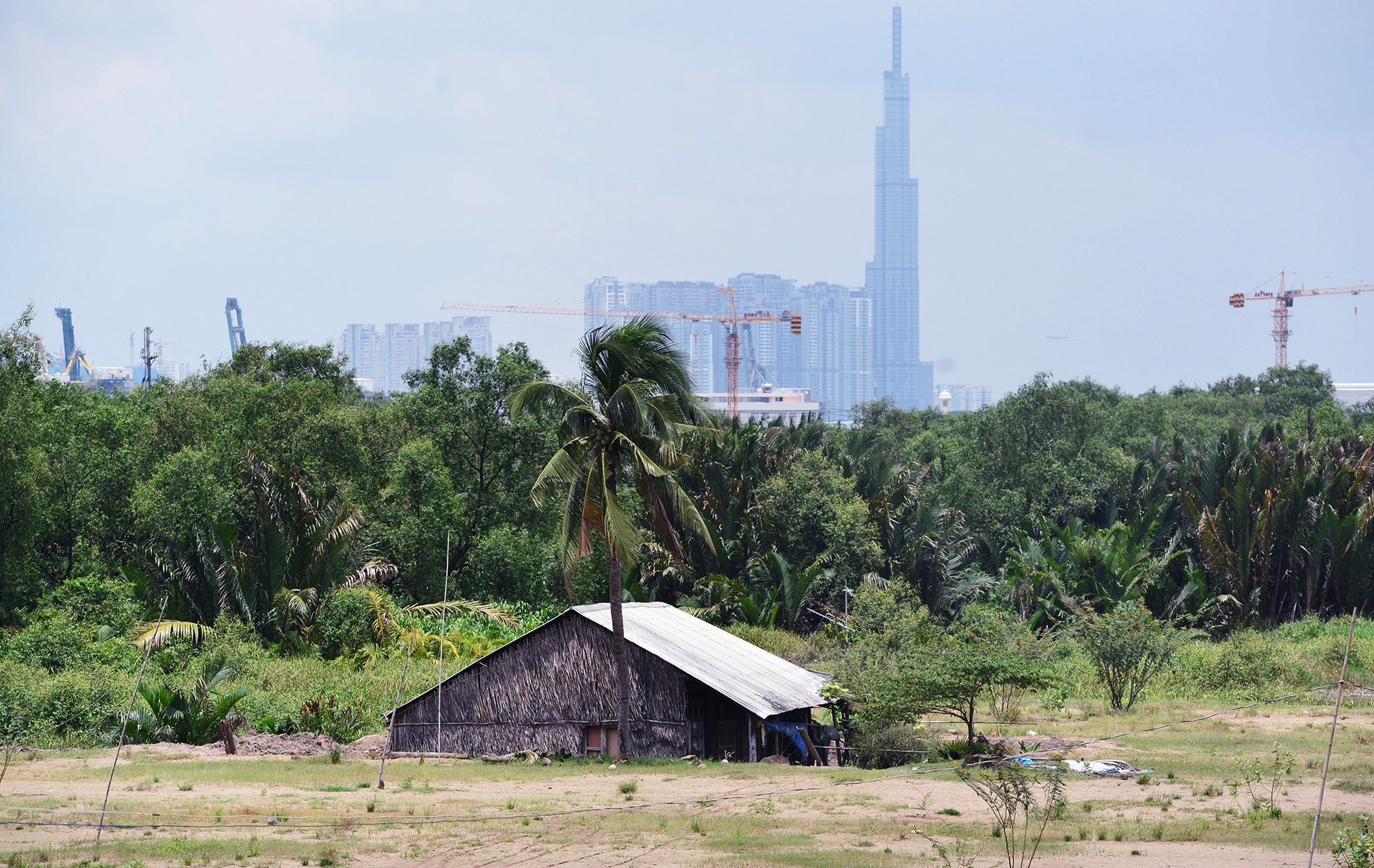 Ben trong du an treo lien quan den rapper Tien Dat anh 9