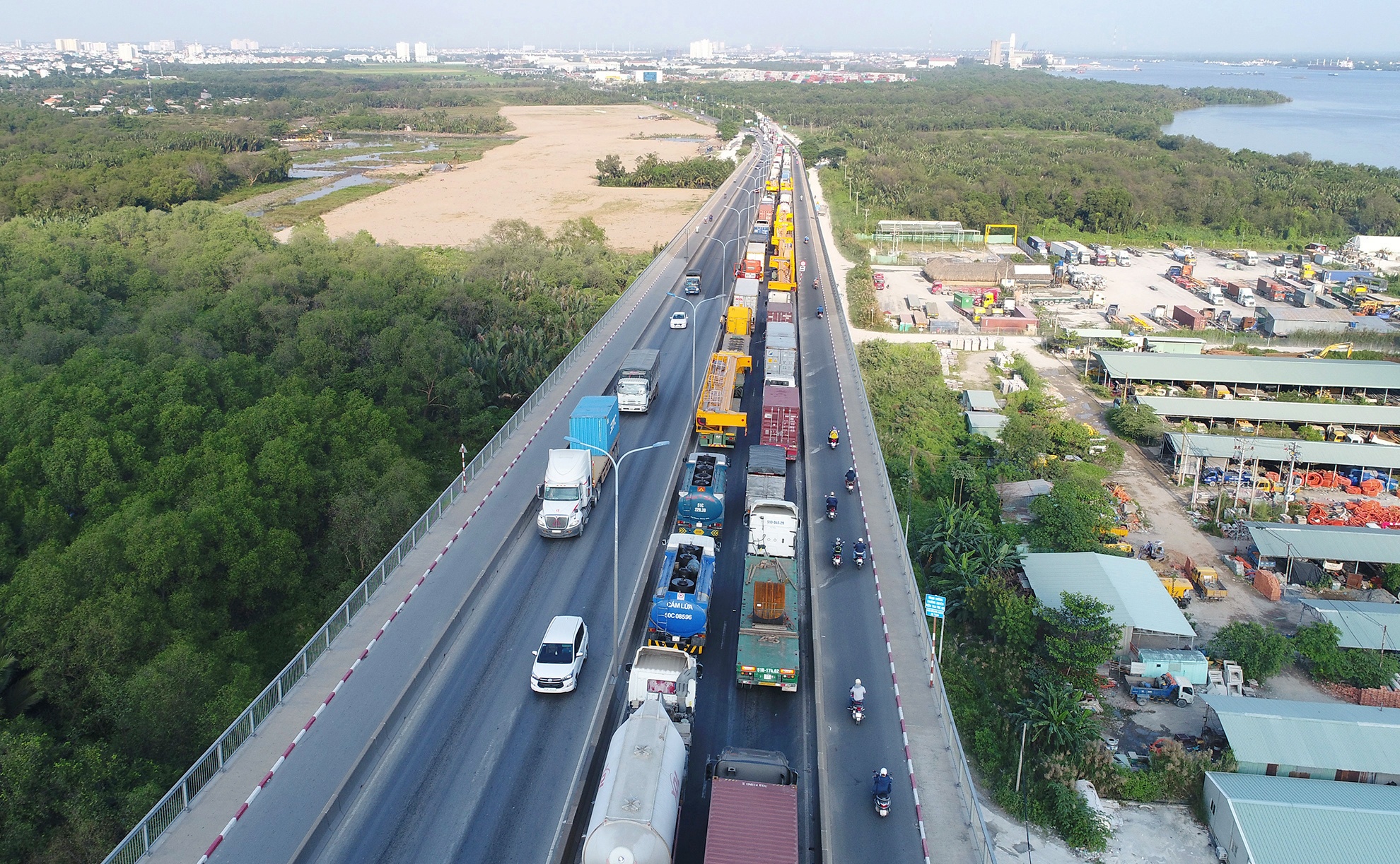 Ben trong du an treo lien quan den rapper Tien Dat anh 3