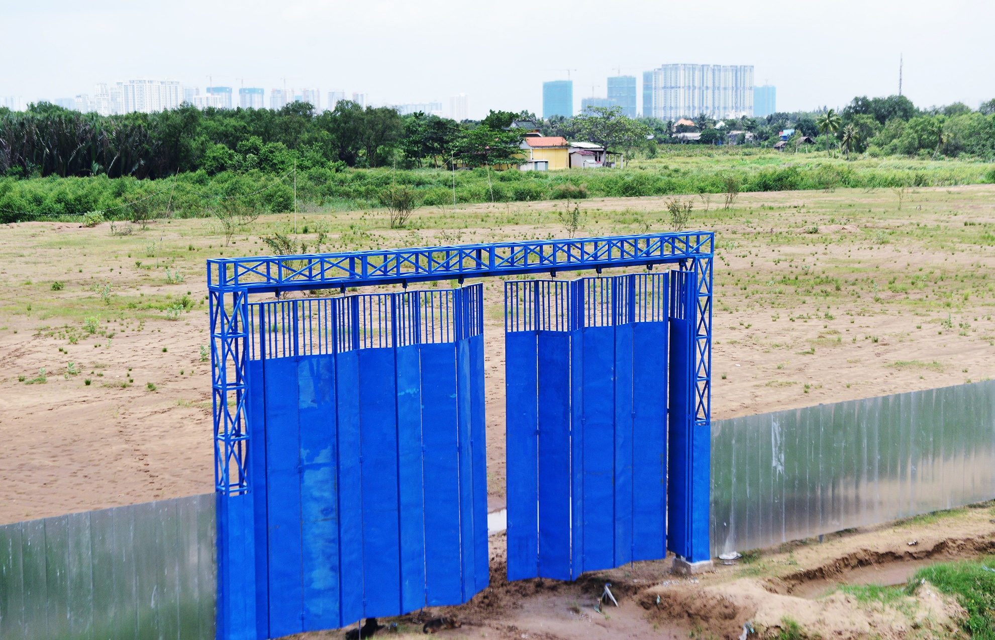 Ben trong du an treo lien quan den rapper Tien Dat anh 5