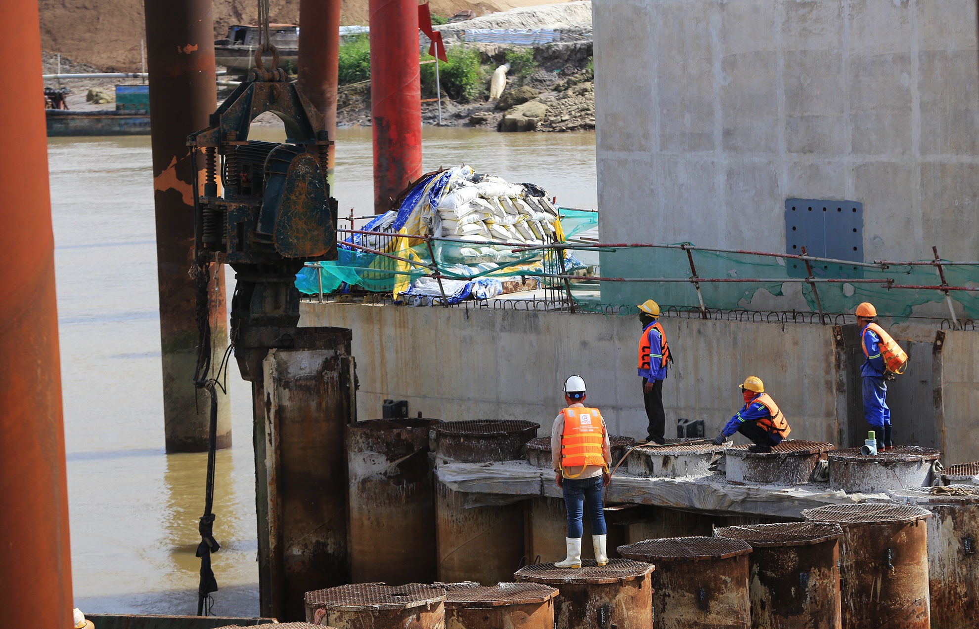 Canh "bat dong" du an ngan trieu 10.000 ty dong anh 4