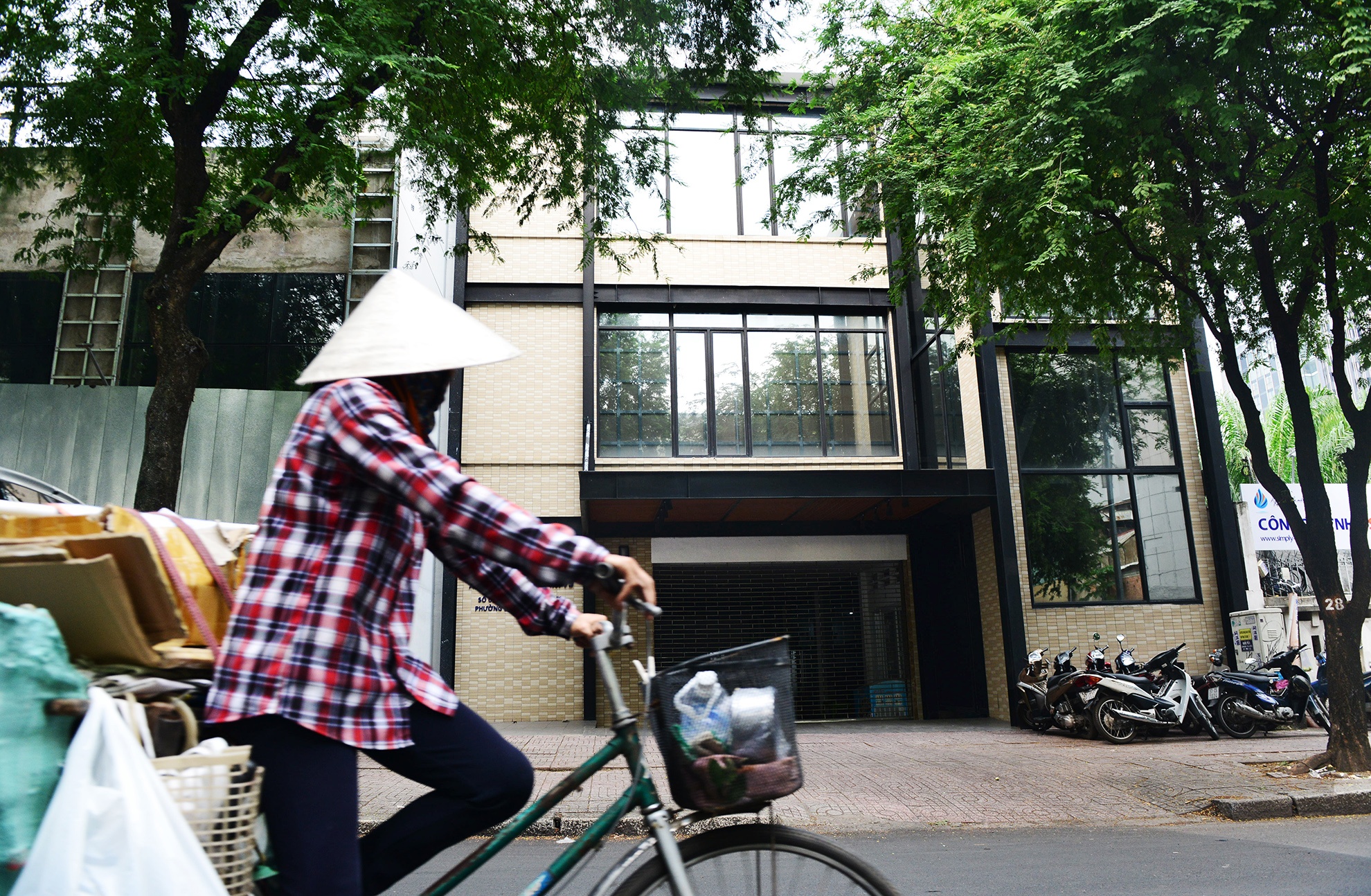 dat vang cuu Pho chu tich TP.HCM giao cho Vu nhom anh 4