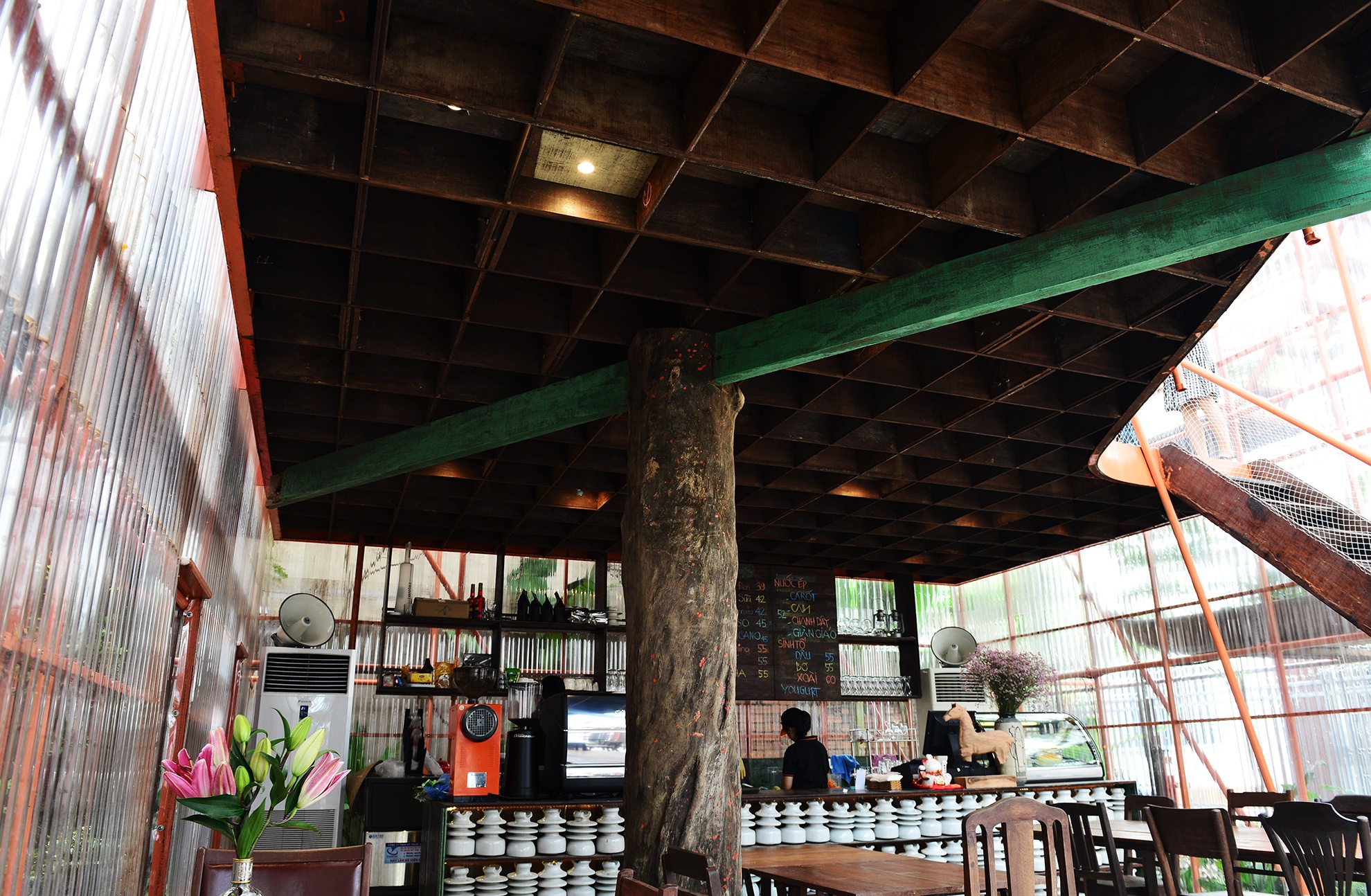 doc dao ca phe gian giao o Sai Gon anh 8