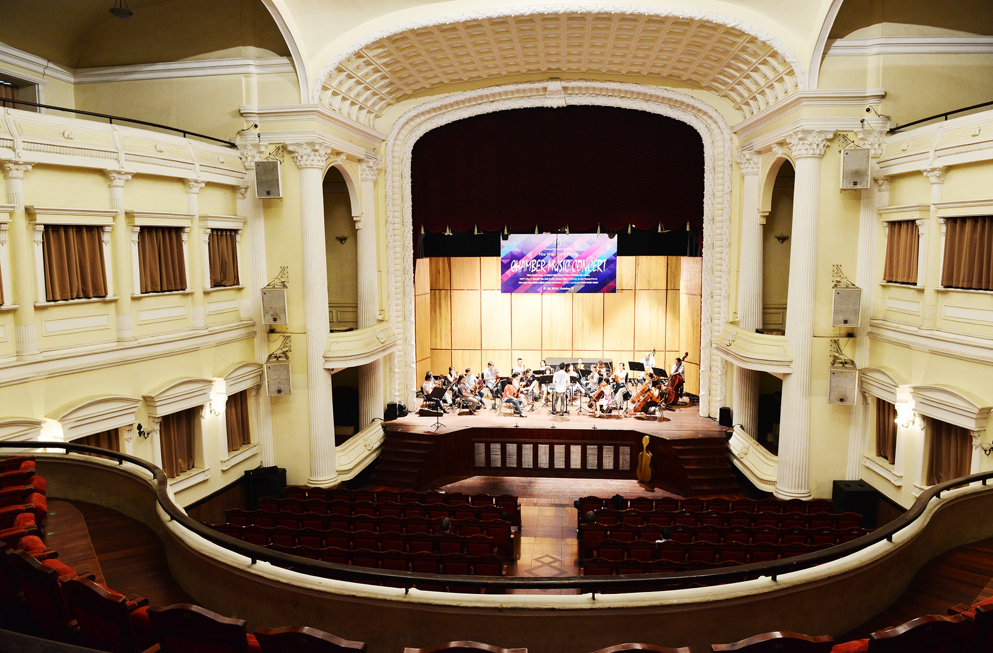 hien trang cac nha hat o TP.HCM hien nay anh 2