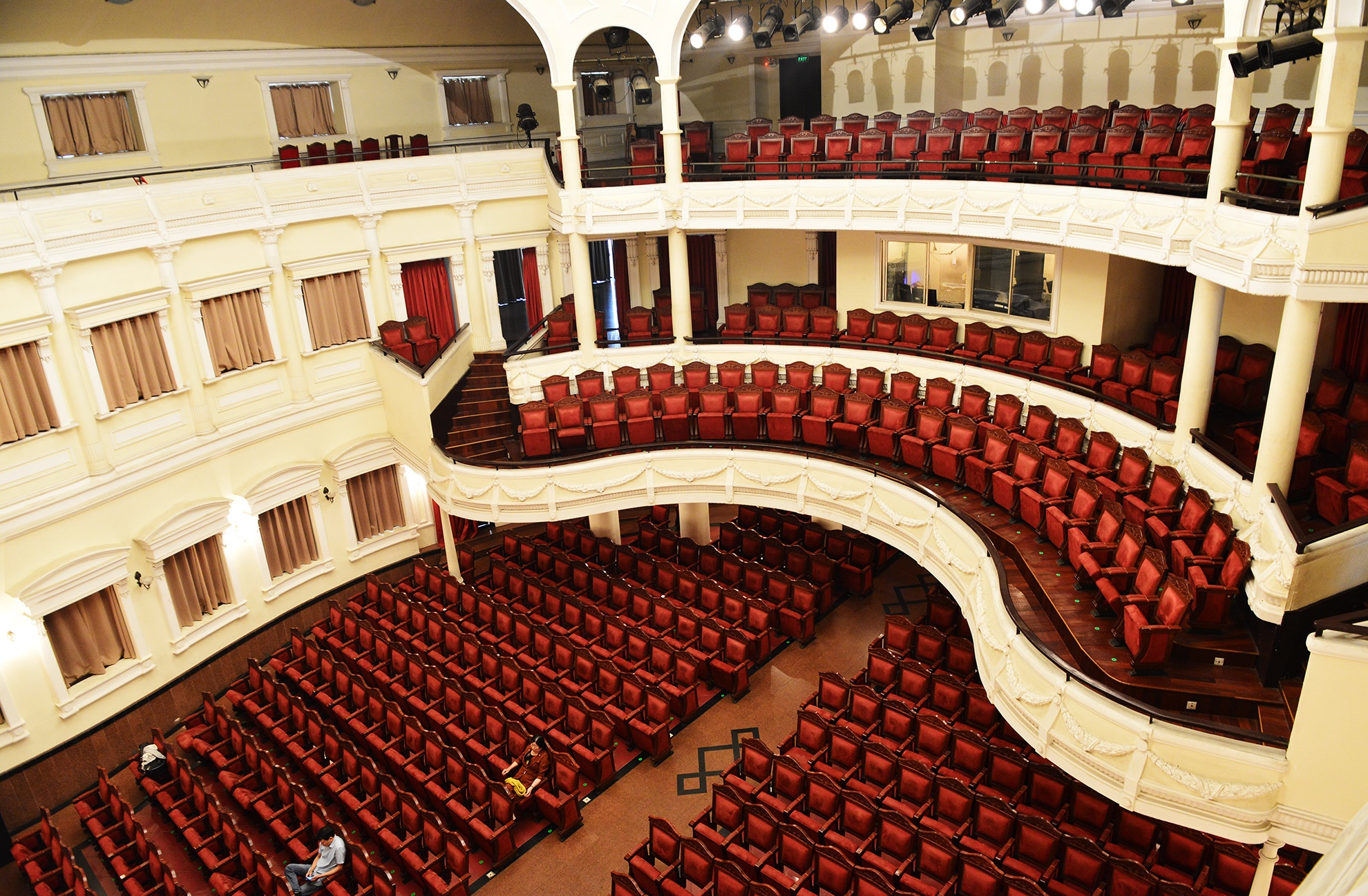 hien trang cac nha hat o TP.HCM hien nay anh 3