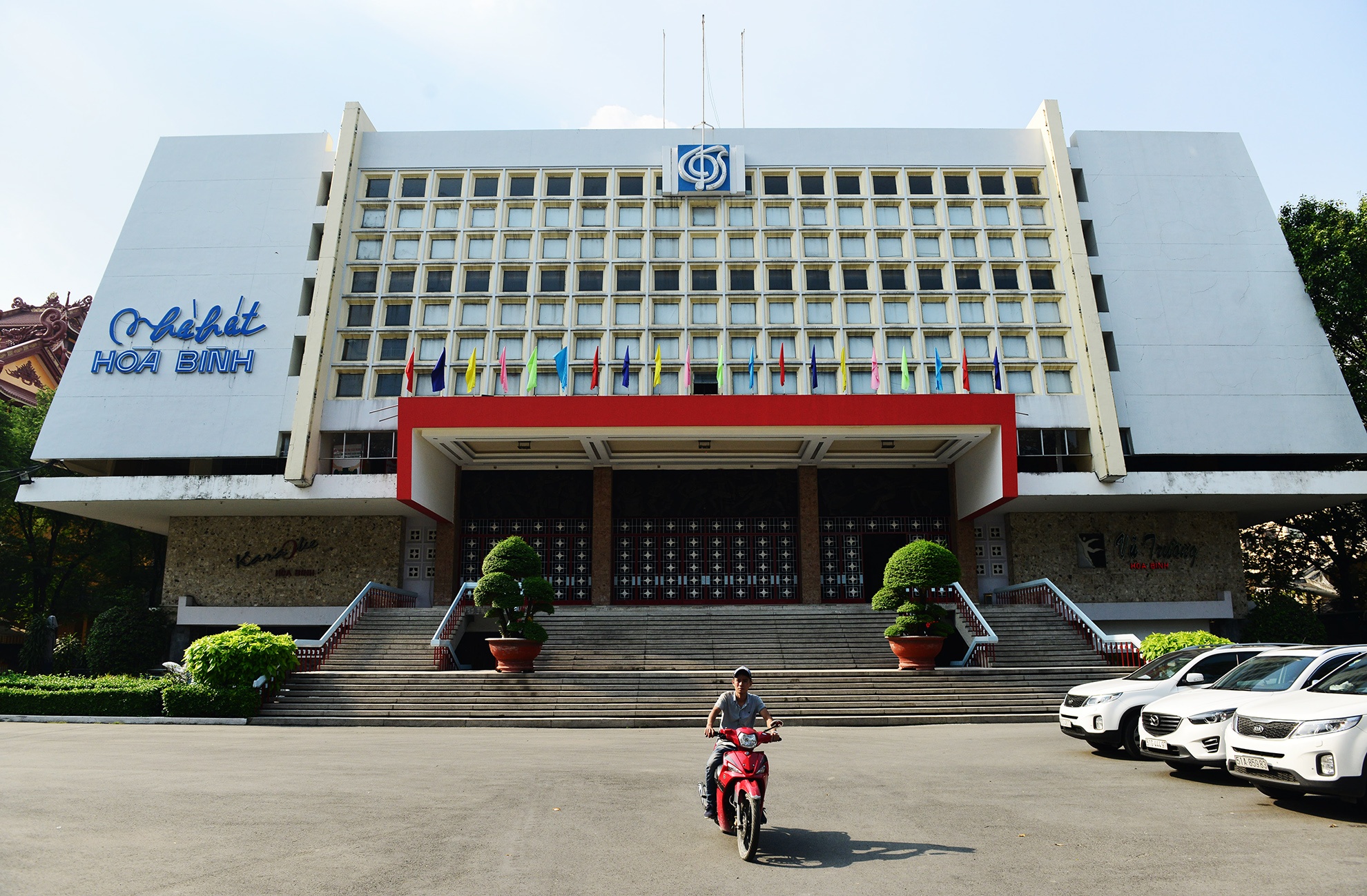 hien trang cac nha hat o TP.HCM hien nay anh 8