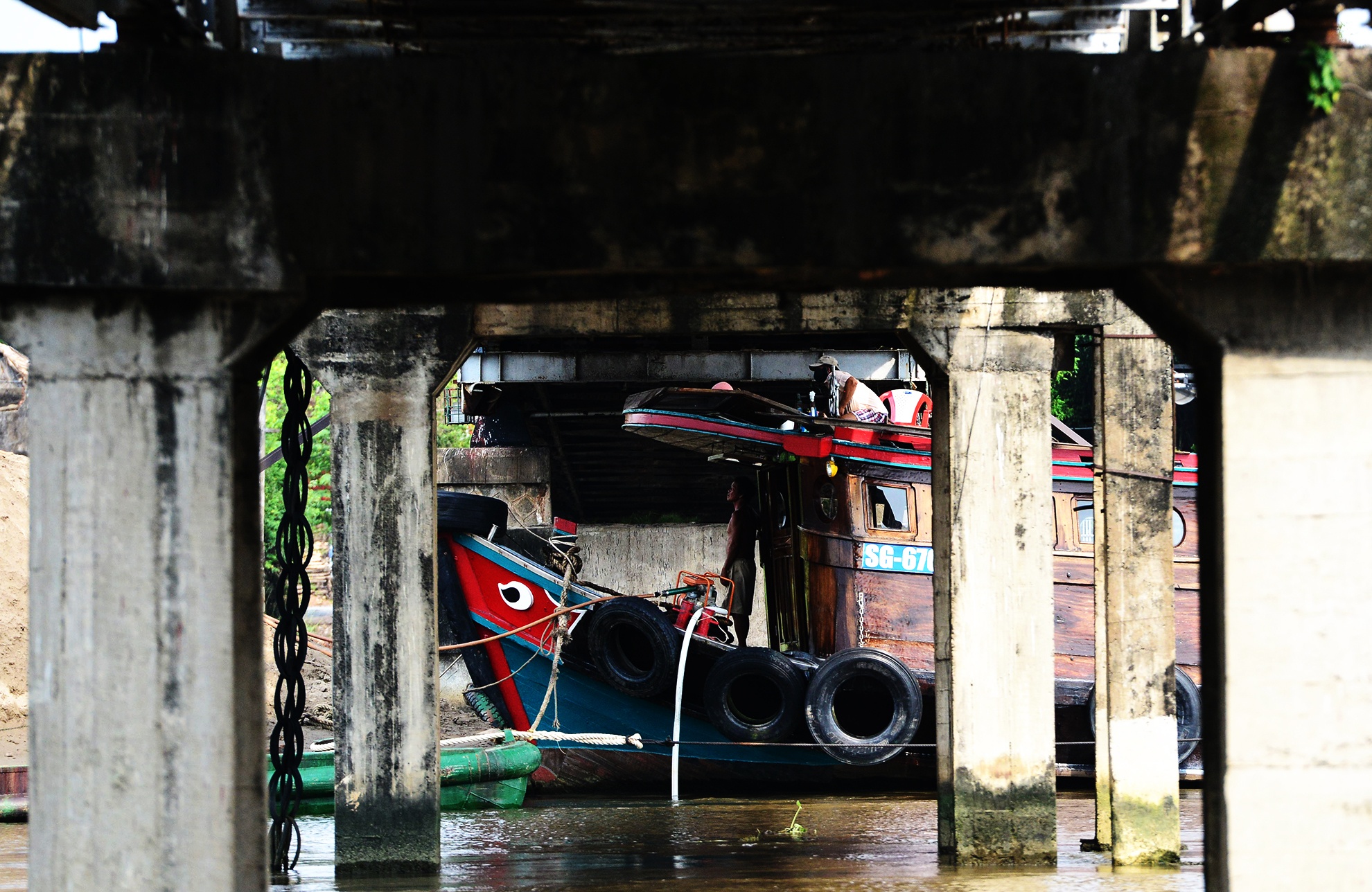 Cay cau Phap hon 100 tuoi sap bi thao do o Sai Gon anh 17