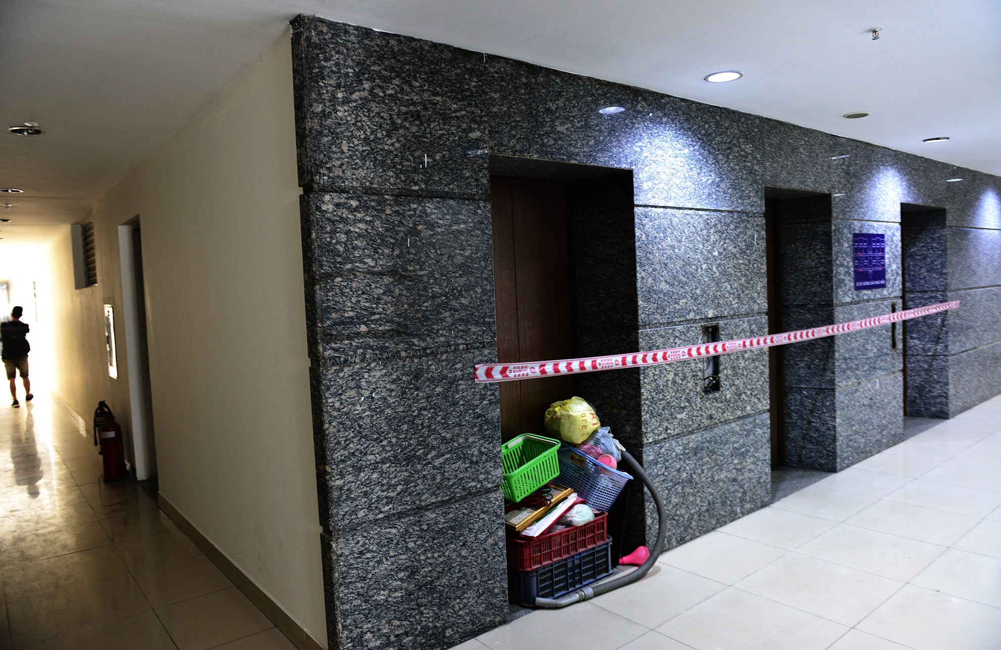 Cu dan Carina tro ve nha sau vu chay tham khoc anh 14