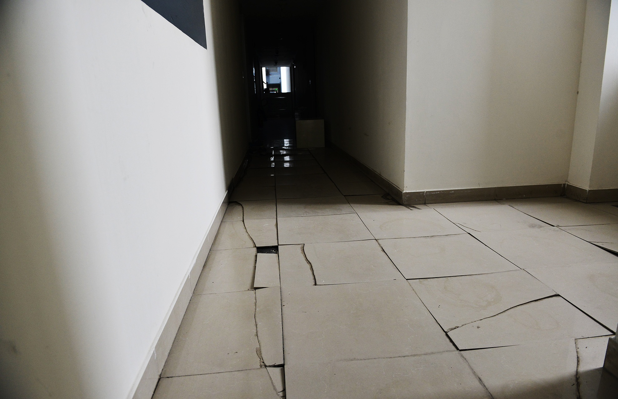 Cu dan Carina tro ve nha sau vu chay tham khoc anh 15