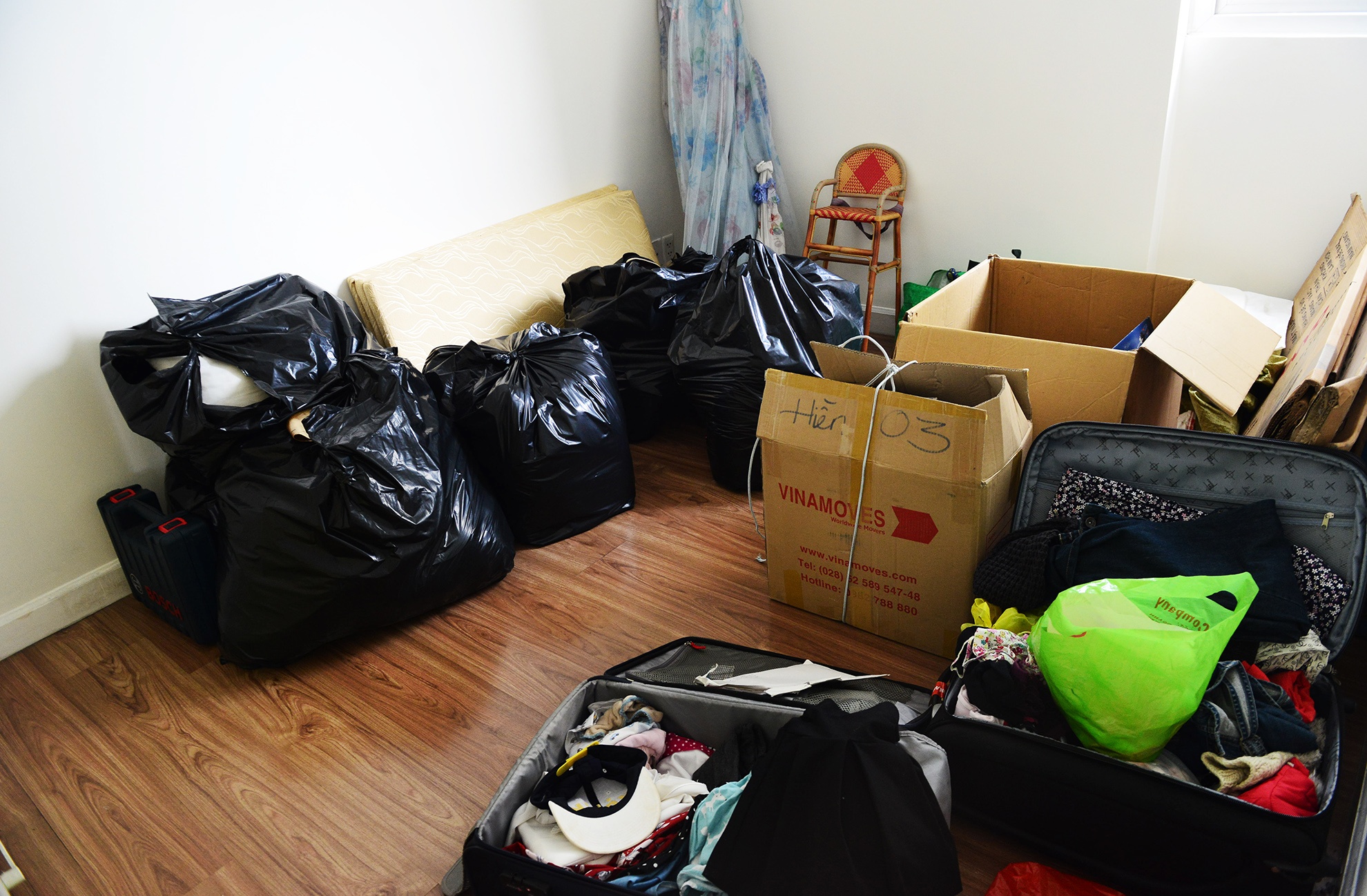 Cu dan Carina tro ve nha sau vu chay tham khoc anh 7