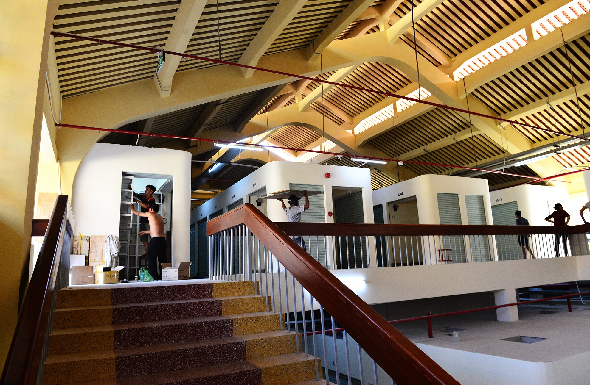 tieu thuong nhan sap cho moi sua chua Binh Tay anh 13