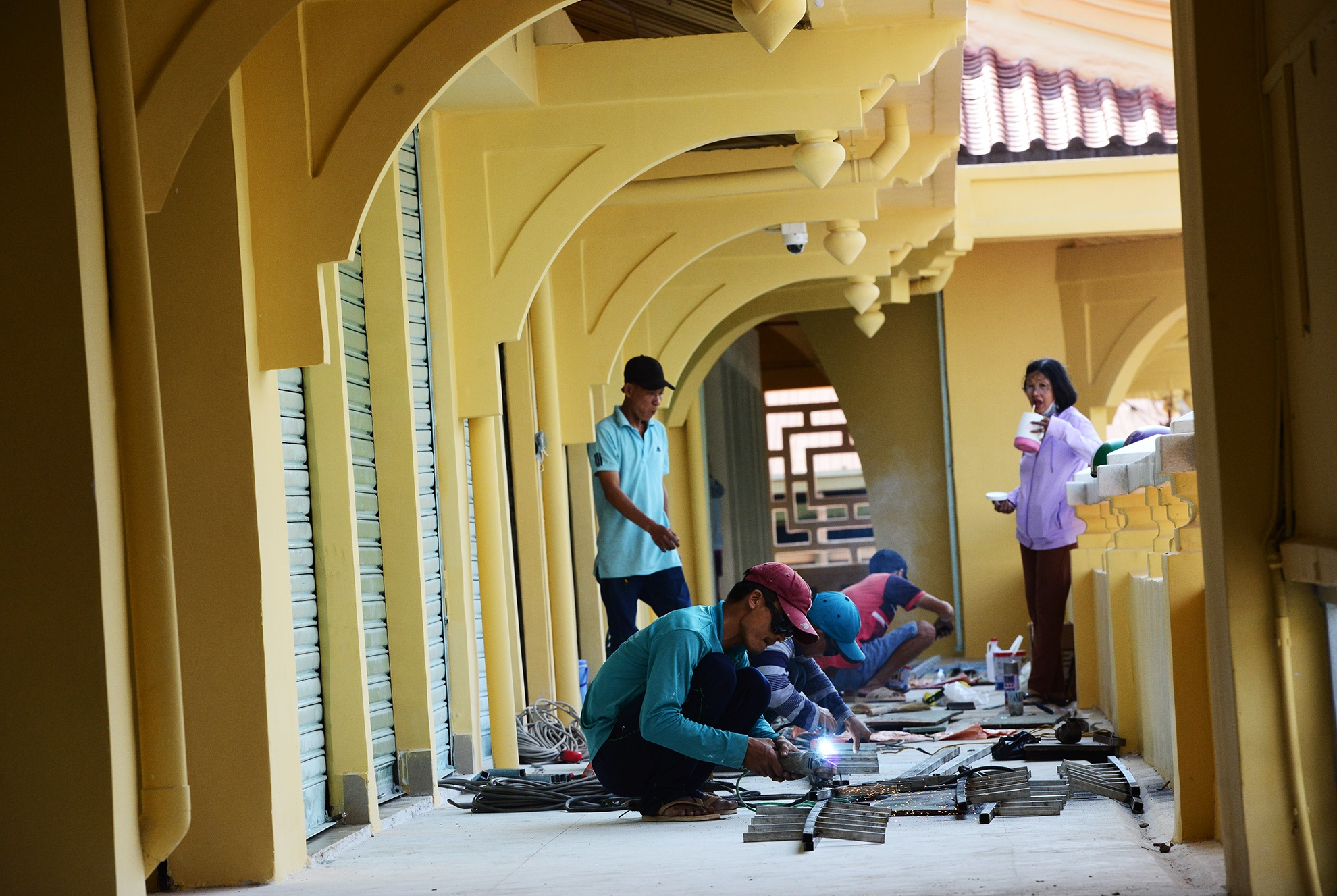 tieu thuong nhan sap cho moi sua chua Binh Tay anh 14