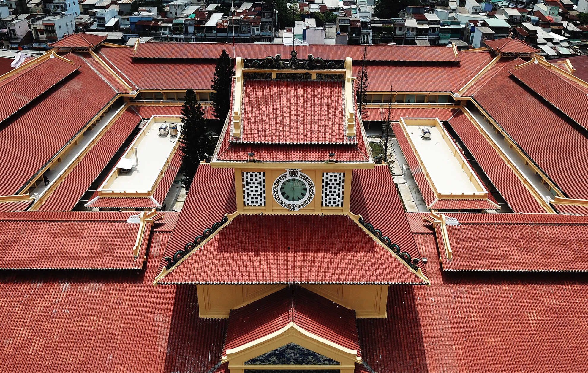 tieu thuong nhan sap cho moi sua chua Binh Tay anh 3