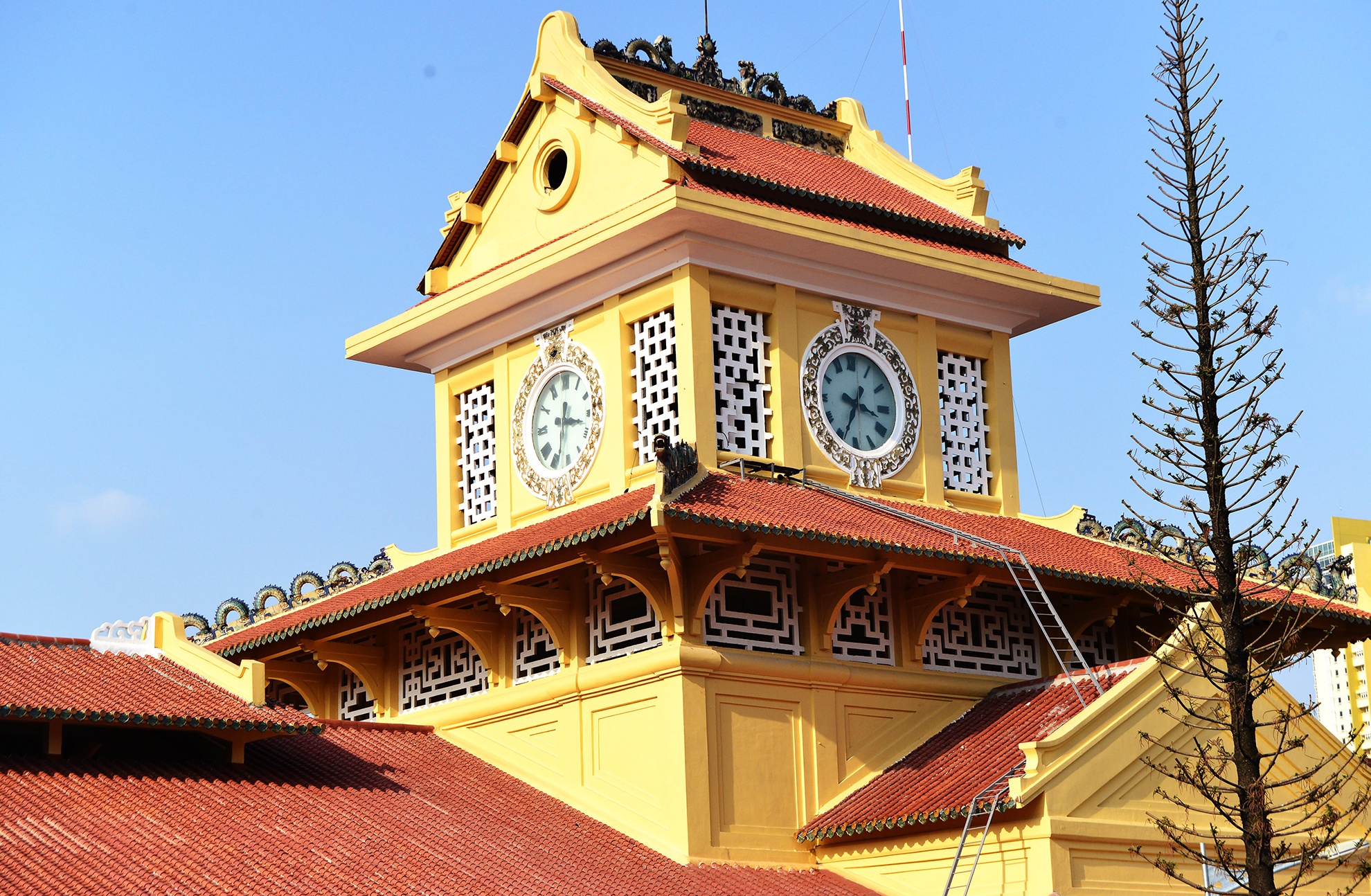 tieu thuong nhan sap cho moi sua chua Binh Tay anh 4