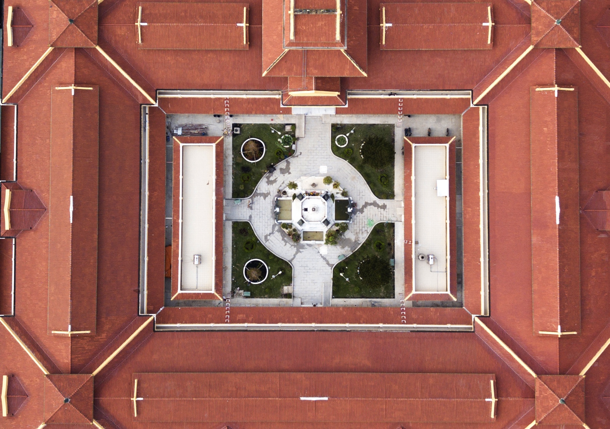 tieu thuong nhan sap cho moi sua chua Binh Tay anh 5