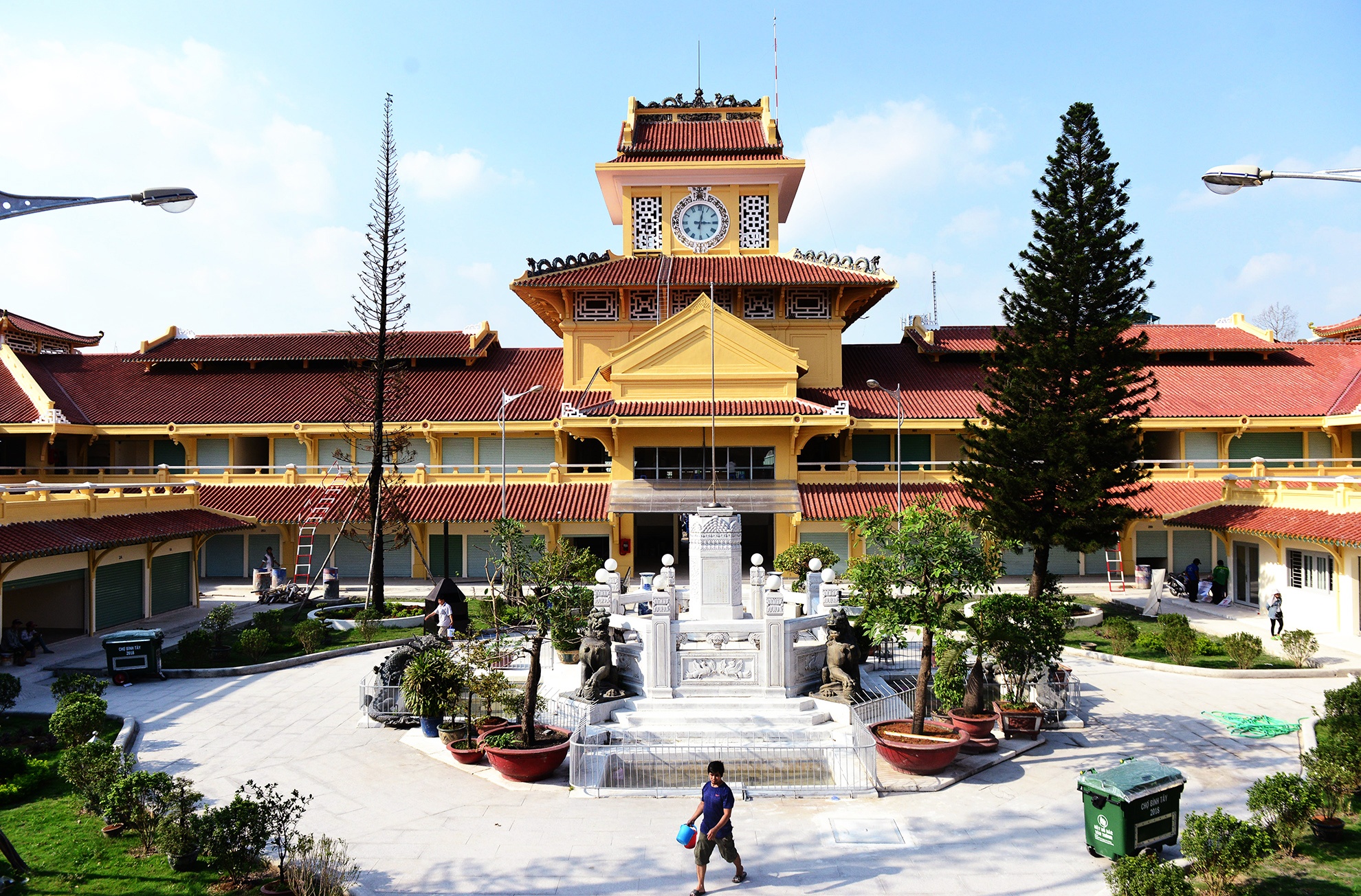 tieu thuong nhan sap cho moi sua chua Binh Tay anh 6