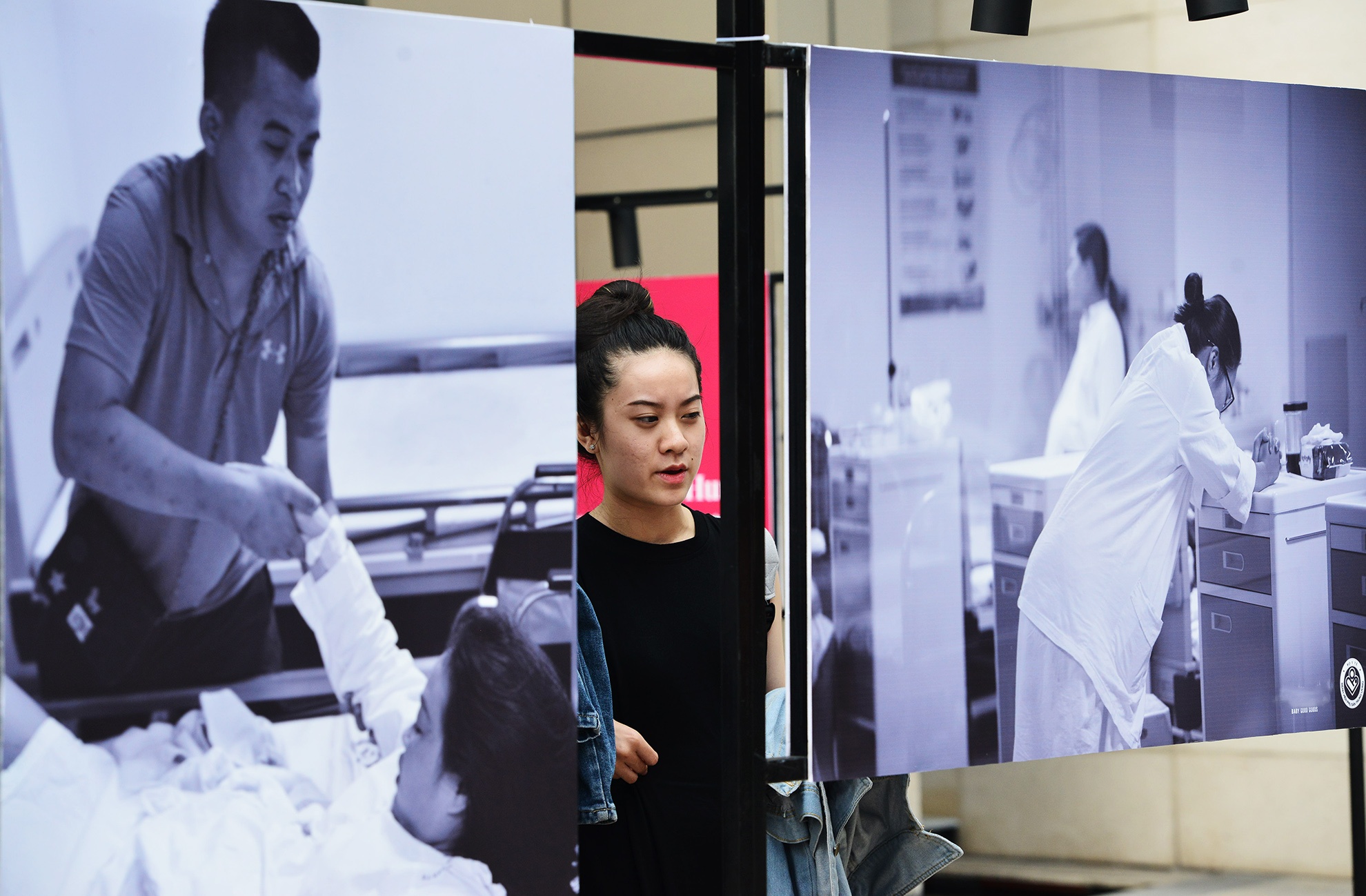 cam xuc trien lam anh Chao con den voi bo me anh 12