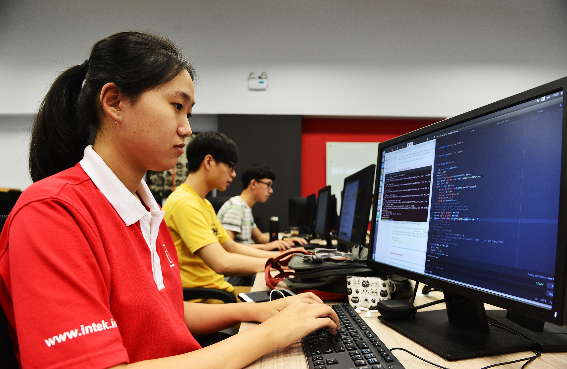 Truong hoc khong buc giang o Sai Gon anh 9