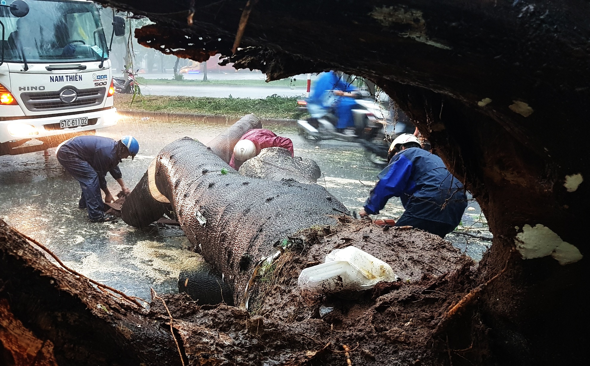 Mua ngap khap Sai Gon sau bao so 9 anh 11